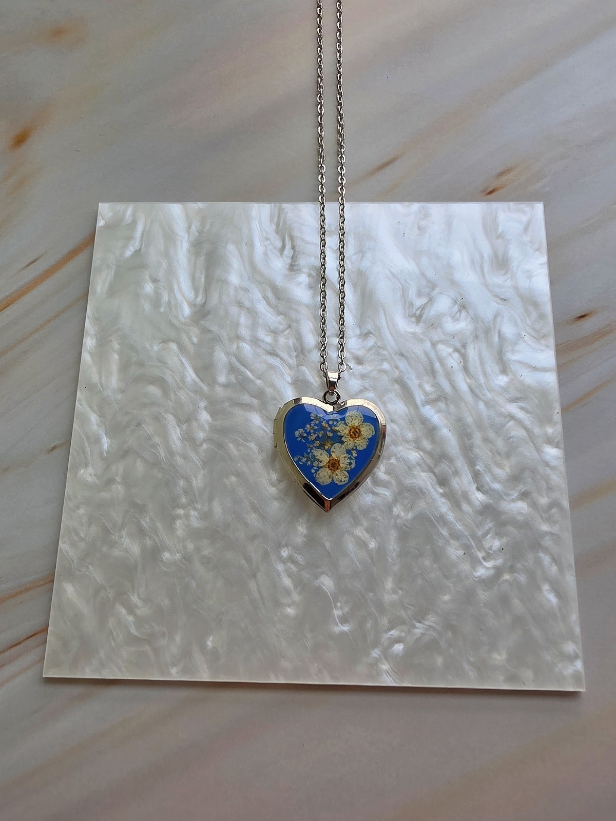 Gold Heart Locket Necklace Vintage 14k Pressed Flower Birthday Gifts for Women