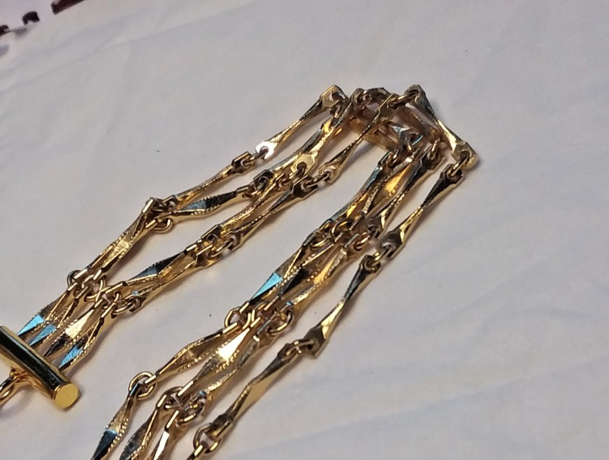 7.45″Multi Strand Barlink Gold Tone Bracelet 03-01-2026 (B)