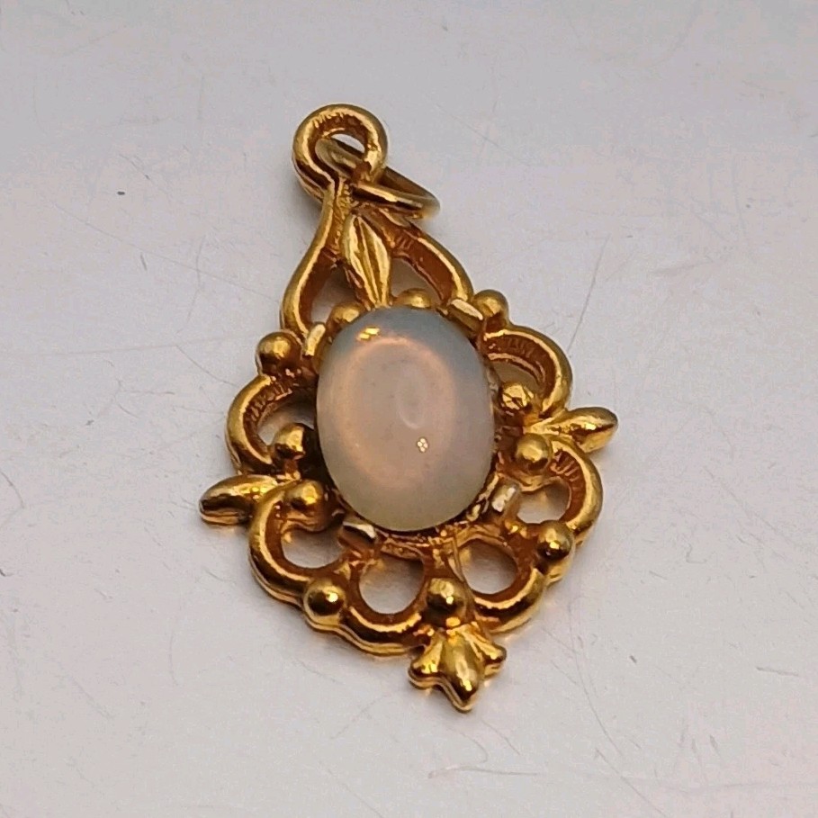 Gold Tone Oval White Opal Cabochon Charm Pendant Metal Bezel Set 1 Gem
