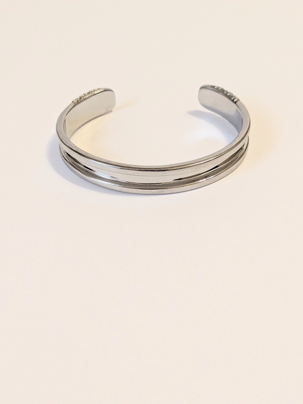 Silver Tone Open Cuff Bracelet With Textured Ends. 6 3/4 In. 1/2″ Wide. BOHO.