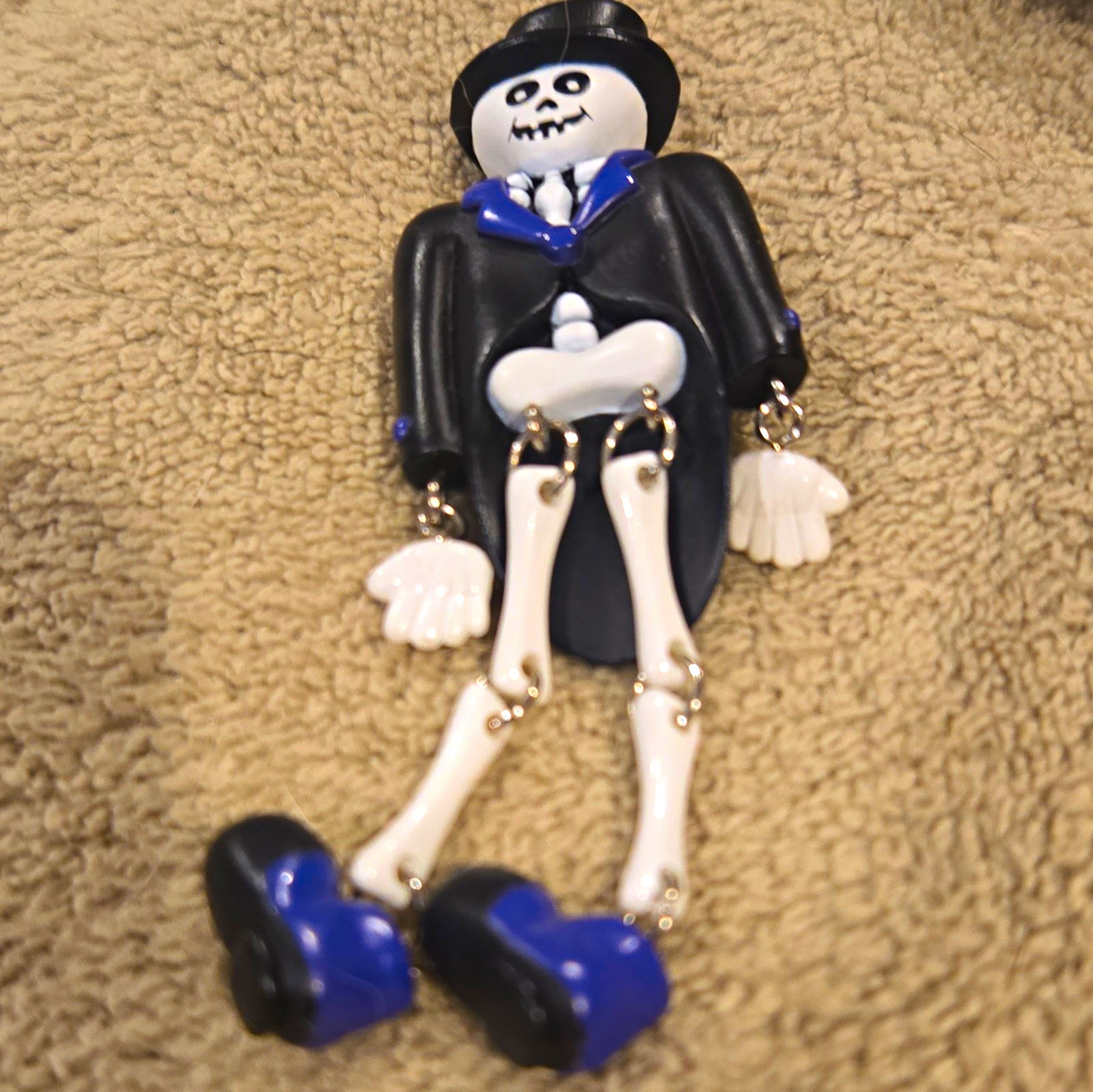 Dangle Skeleton Halloween Brooch Pin Plastic Metal Black White Purple