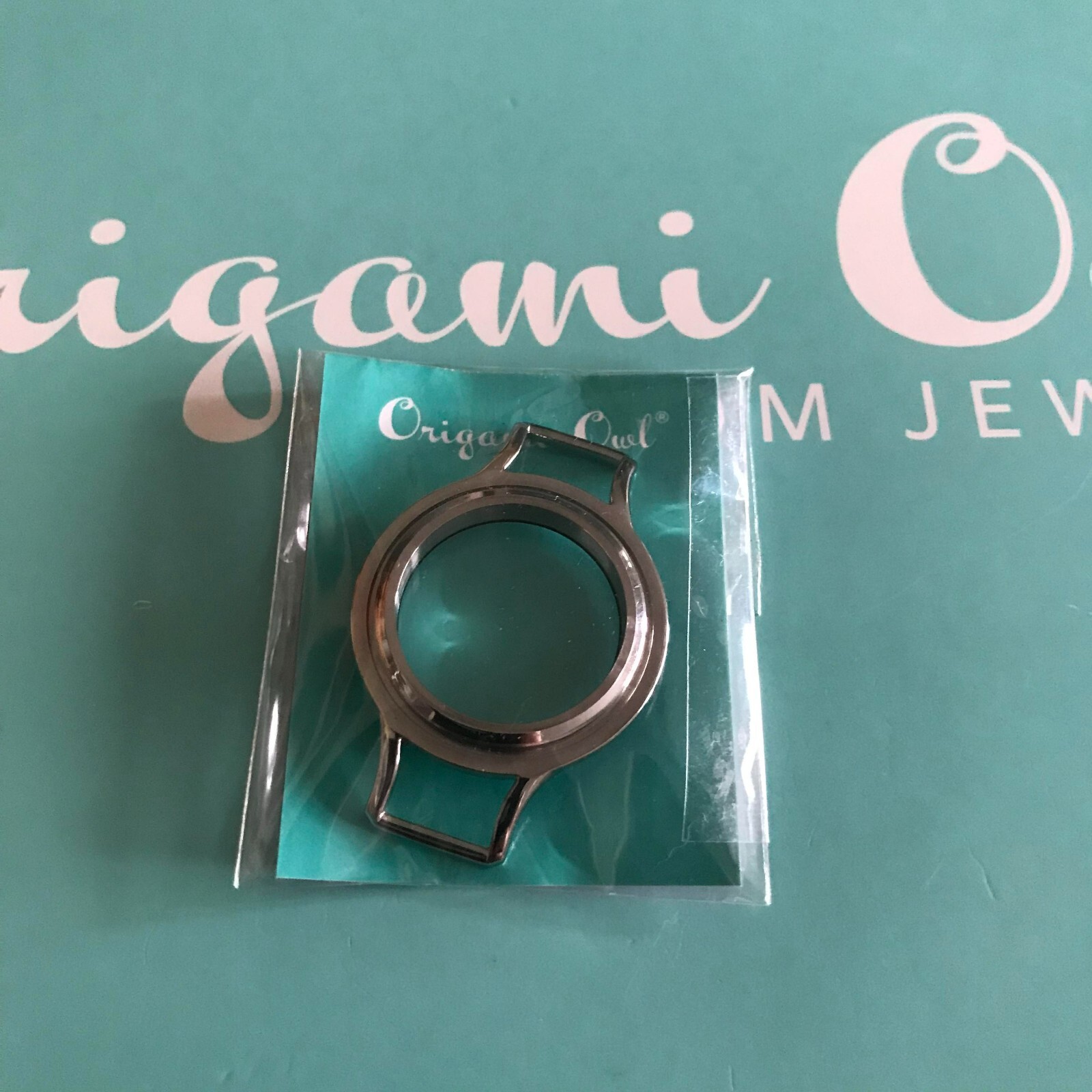 Authentic Origami Owl Medium Silver Wrap Twist Locket “Base Only” “NIP”