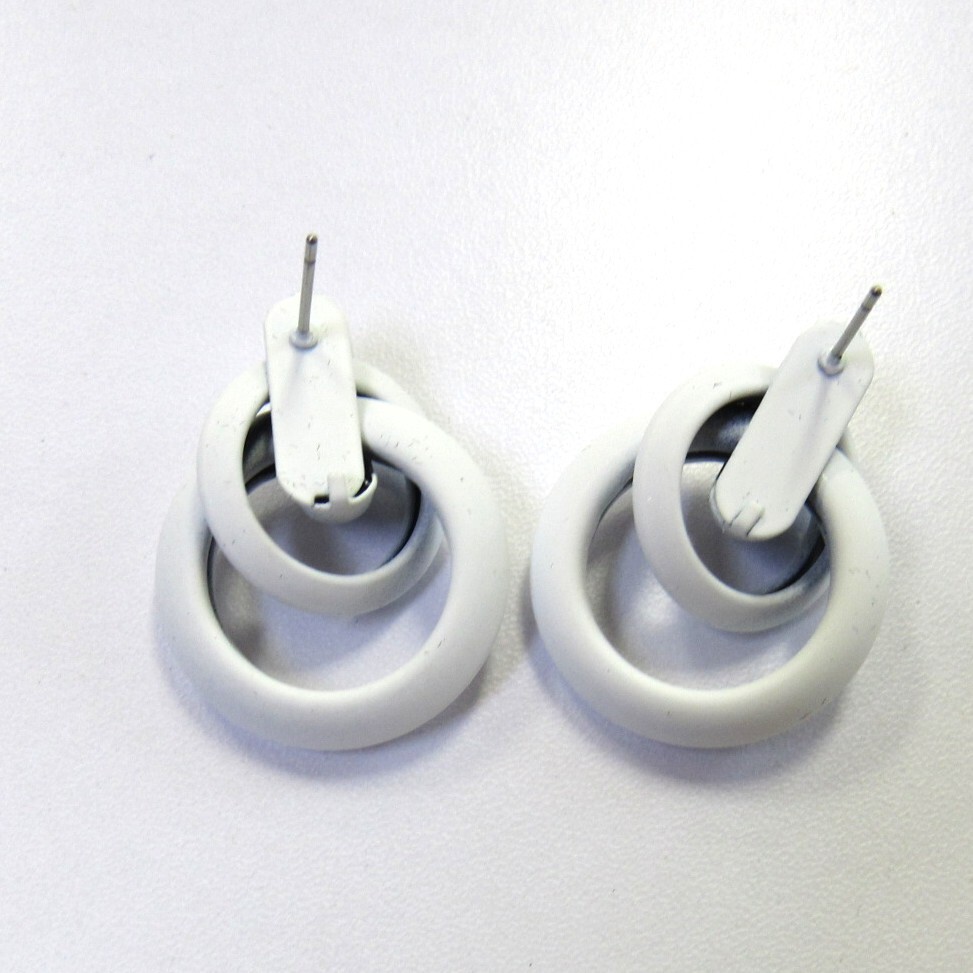 Summer White Twist Loop Design Pierced Earrings # 027 New