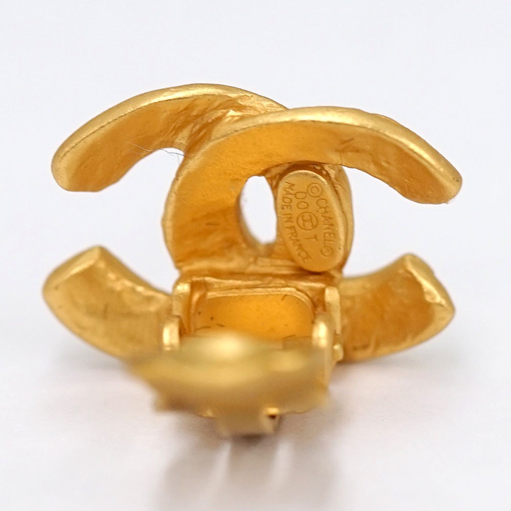 CHANEL CC Logos Vintage Clip-On Earrings Gold Tone 00T Auth w/Box #8313