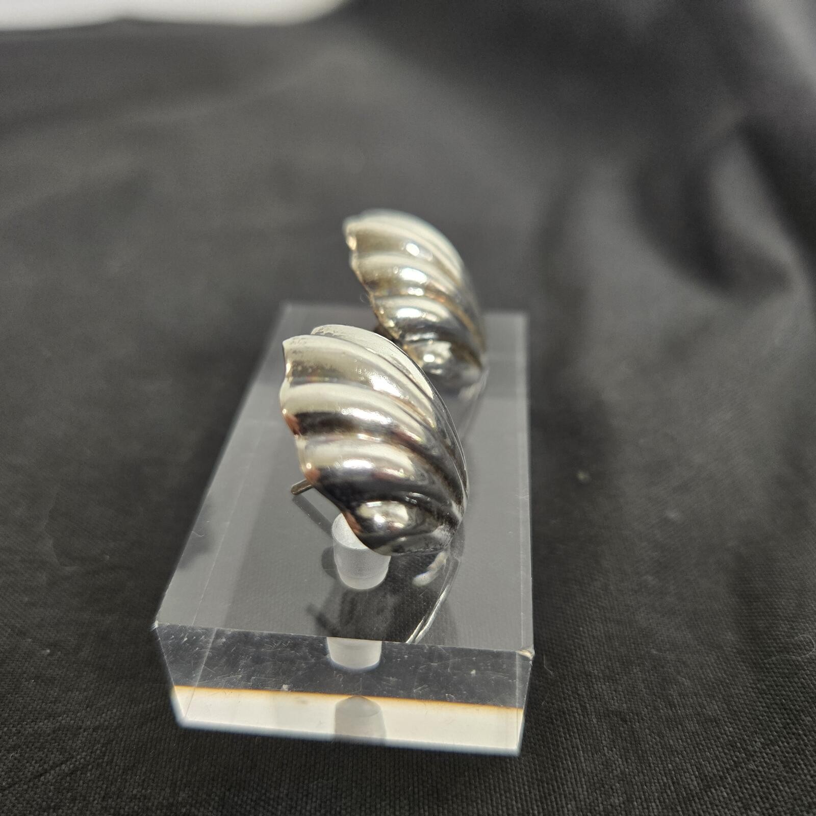 Vintage Sterling Silver Taxco Mexico Scallop Shell Stud Earrings TM-71 JMP