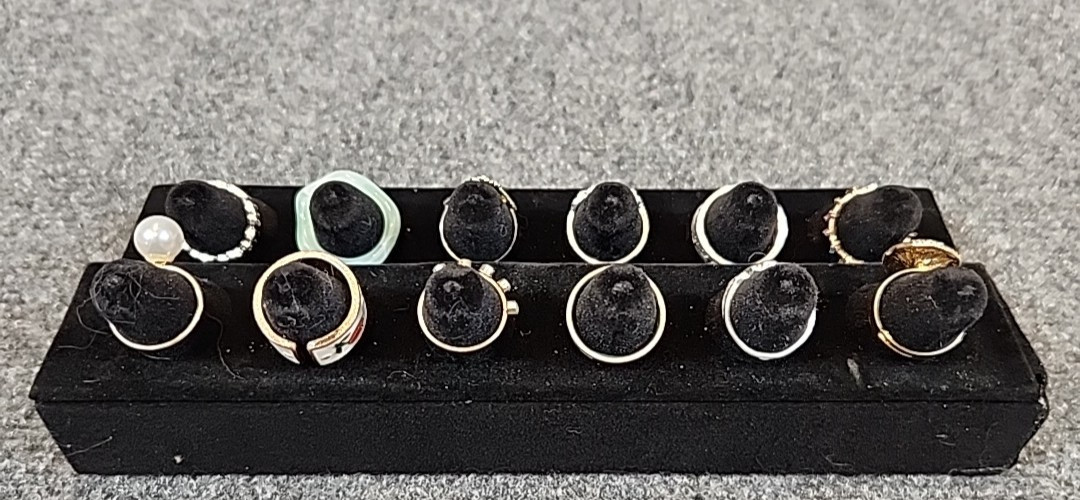 Jewelry 12 Asian Theme Rings Adjusts Sized Gold Silver Tones See Description#257