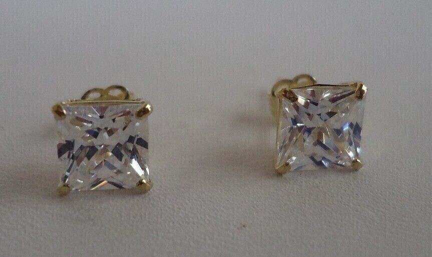 2Ct Princess Cut Simulated Diamond Women’s Stud Earring 14K Yellow Gold Plated