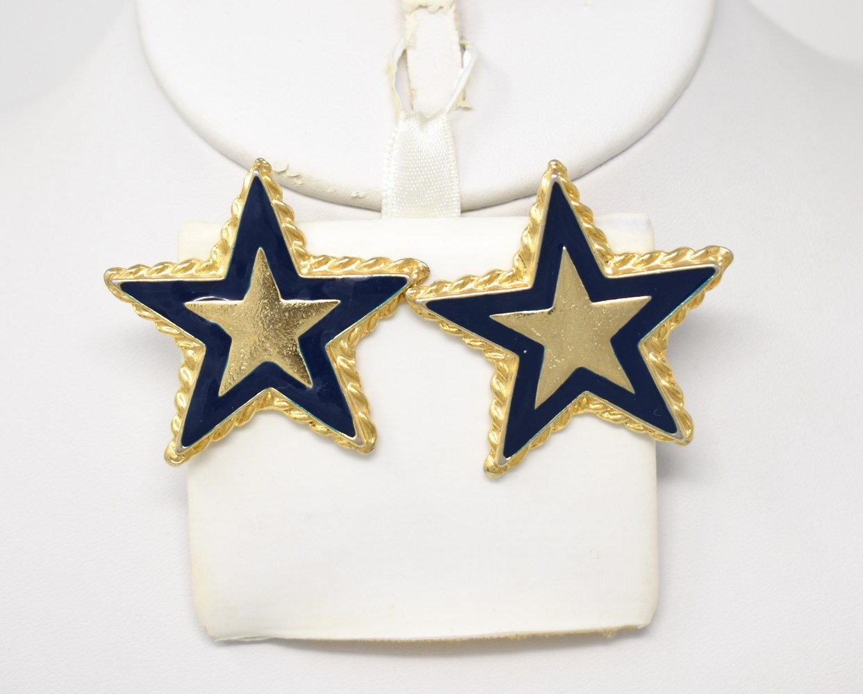 1 5/8″ Chunky Yellow Gold Plated Blue Enamel Rope Lined Star Stud Earrings