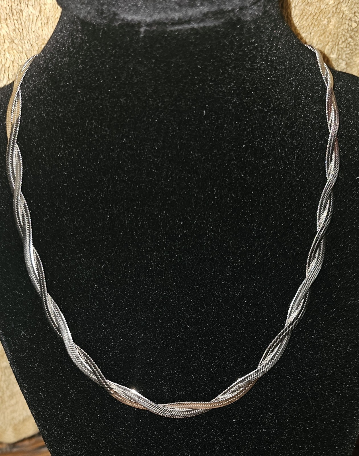 WG Stainless Steel Twisted Herringbone 16″ W/ 2″ Extender Necklace