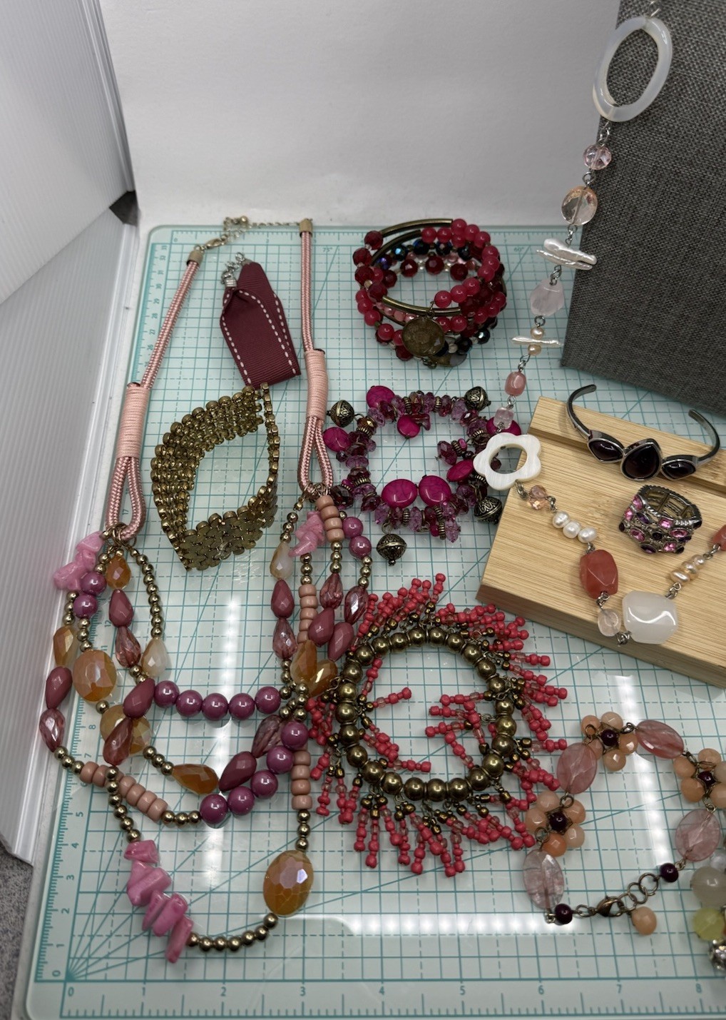 Pink Colors Lot Of Mostly Avon Necklaces + Beaded Stretch Bracelets Beach Vacay