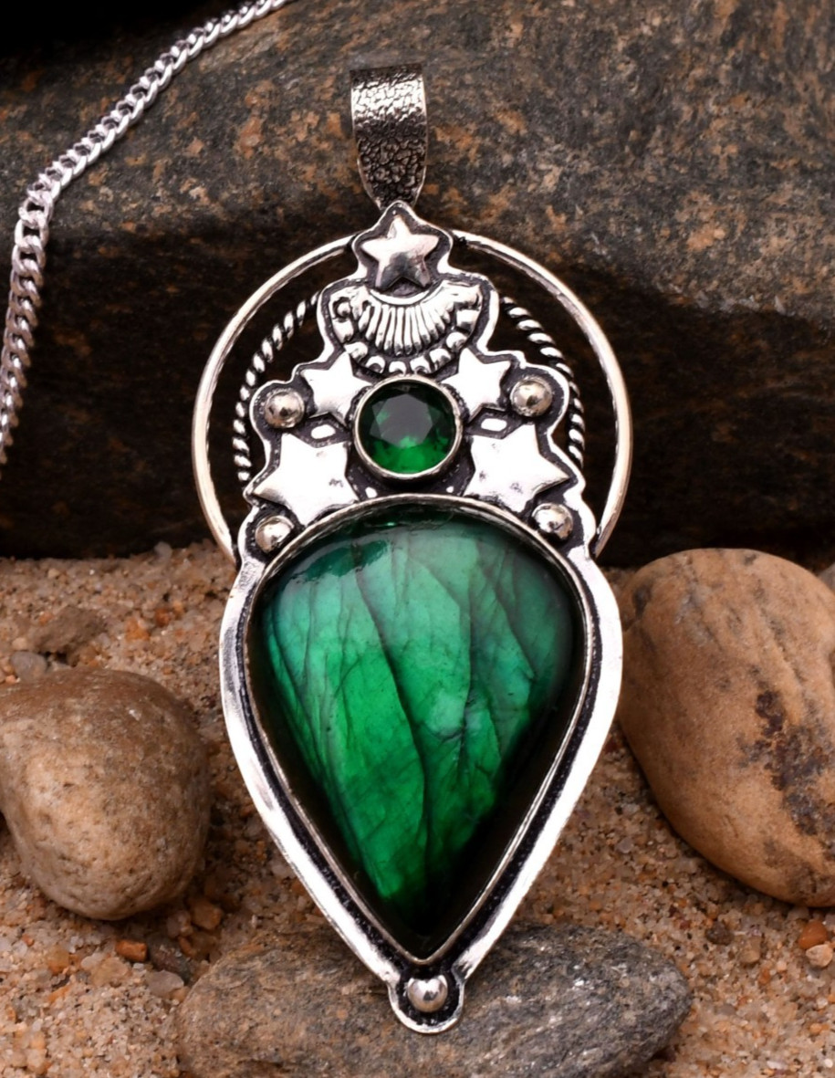Green Labradorite Gemstone 925 Sterling Silver Pendant Approx – 1.77″