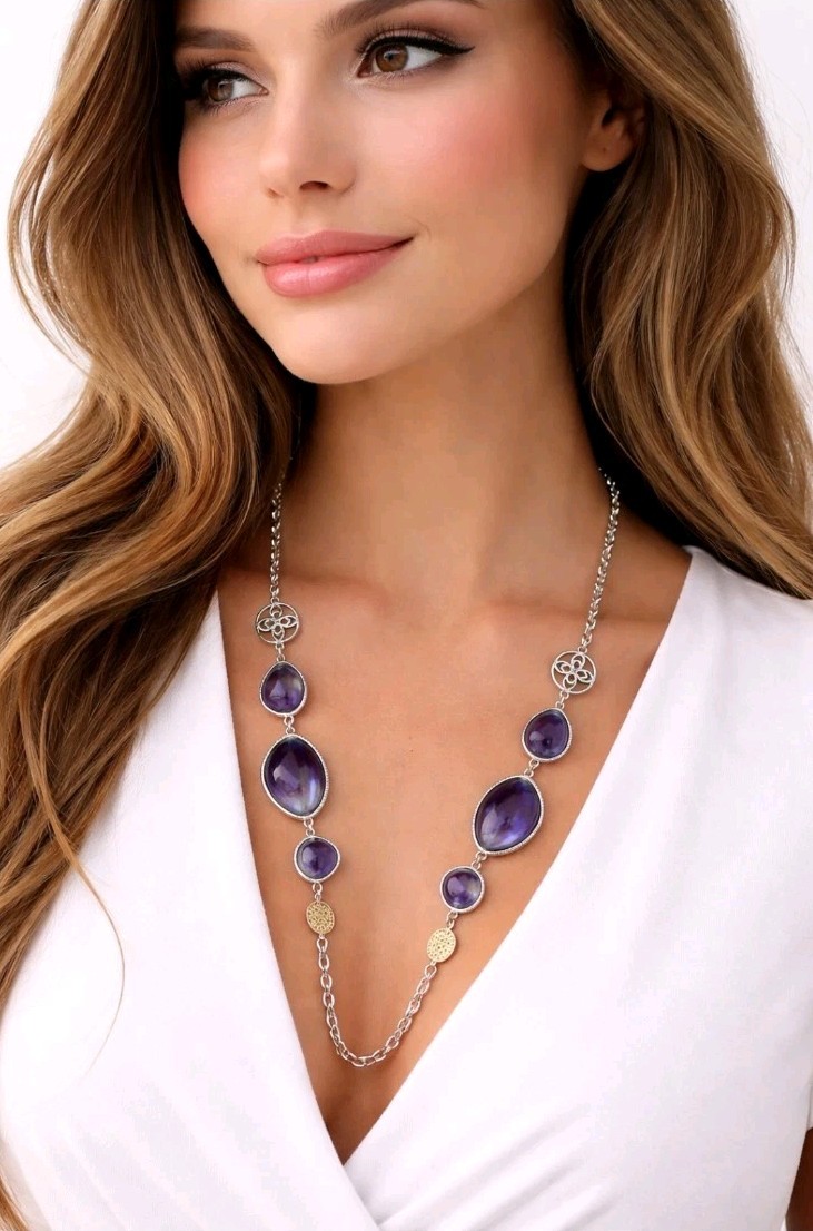 Bill Blass Silver Tone Chunky Necklace Purple Faux Stones 18″ EUC