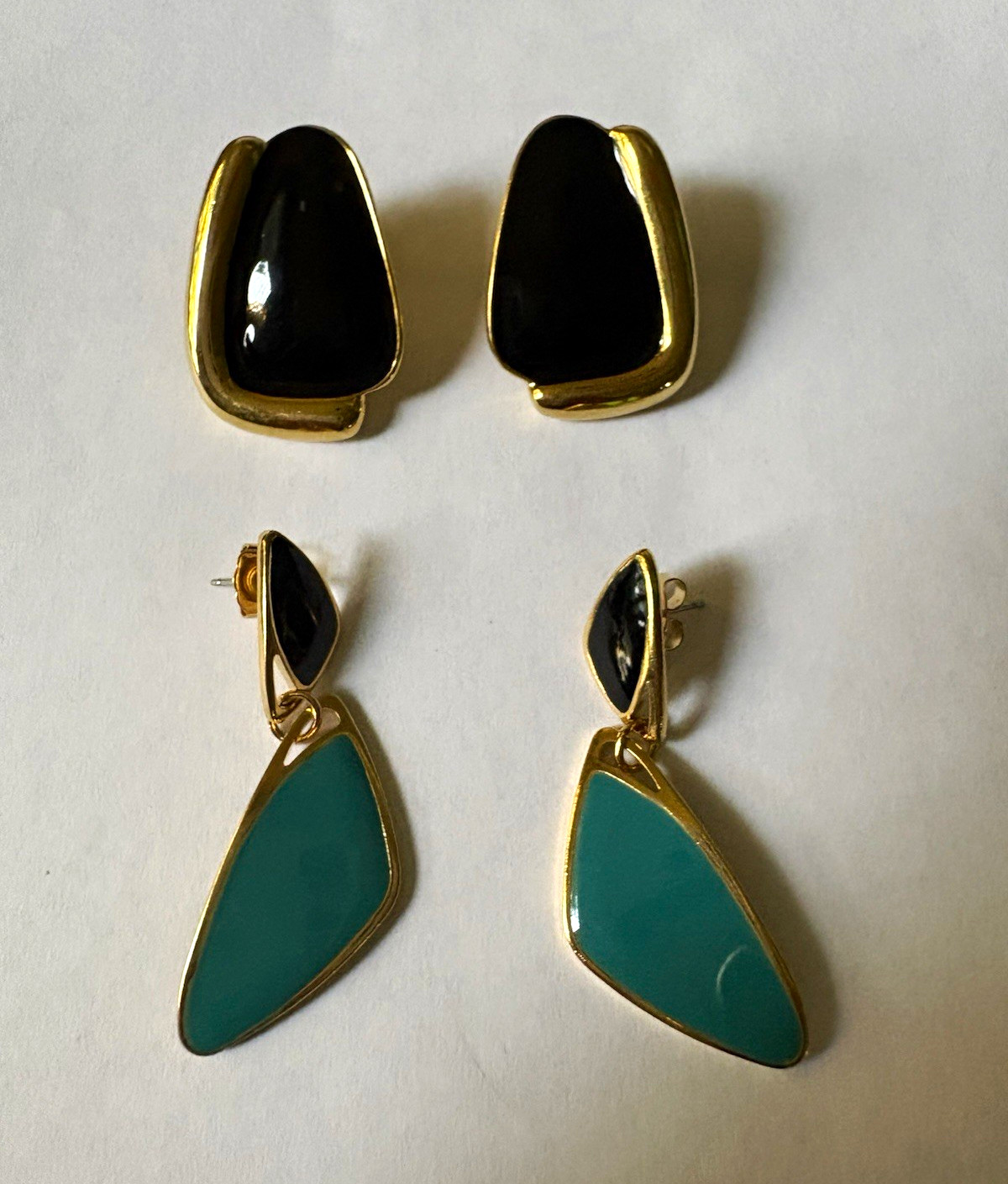 Lot of 2 earrings, 1 Monet (black) and 1 unstamped enamel dangle earrings
