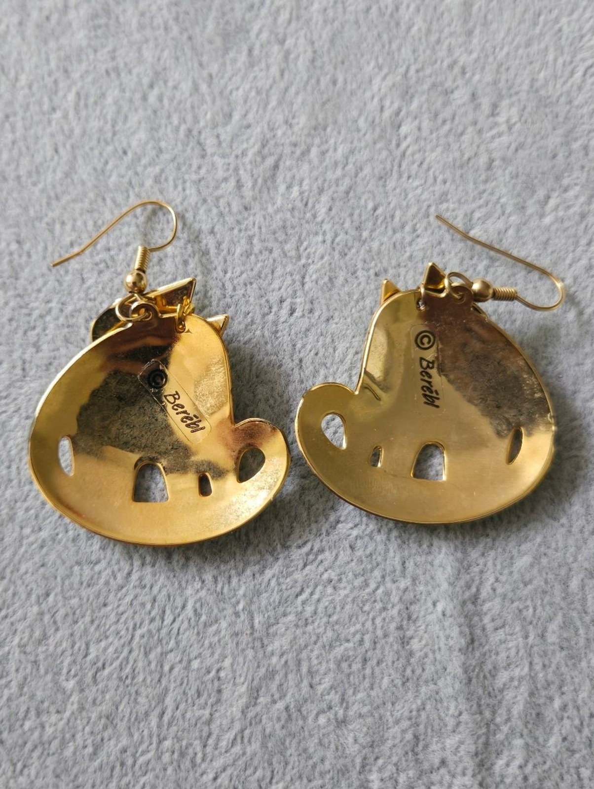 Berebi Cat Dangle Earrings Gradient Green Enamel Gold Tone Textured Vintage
