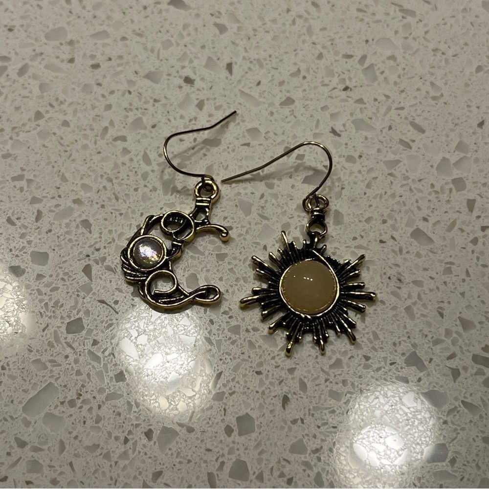 Vintage Bohemian Style Zinc Alloy Sun Moon Stars Asymmetrical Earrings