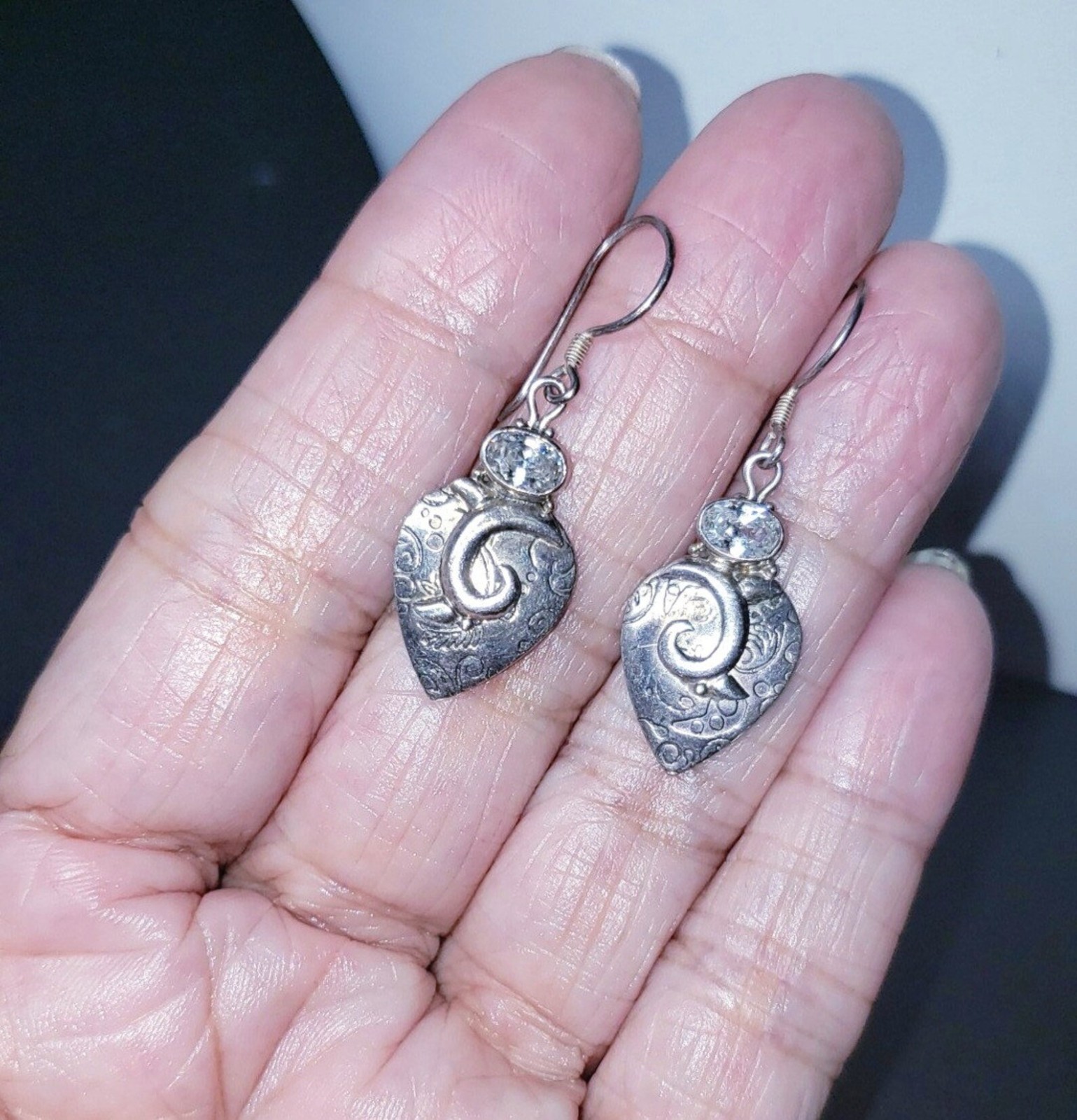 925 Sterling Silver Heart Shaped Dangle Earrings (3.2 grams)!