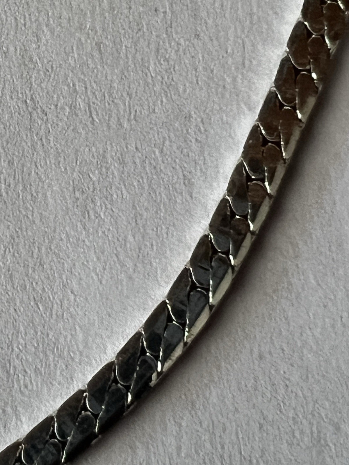 Stunning Silver Tone Flat Snake Chain Necklace 22″