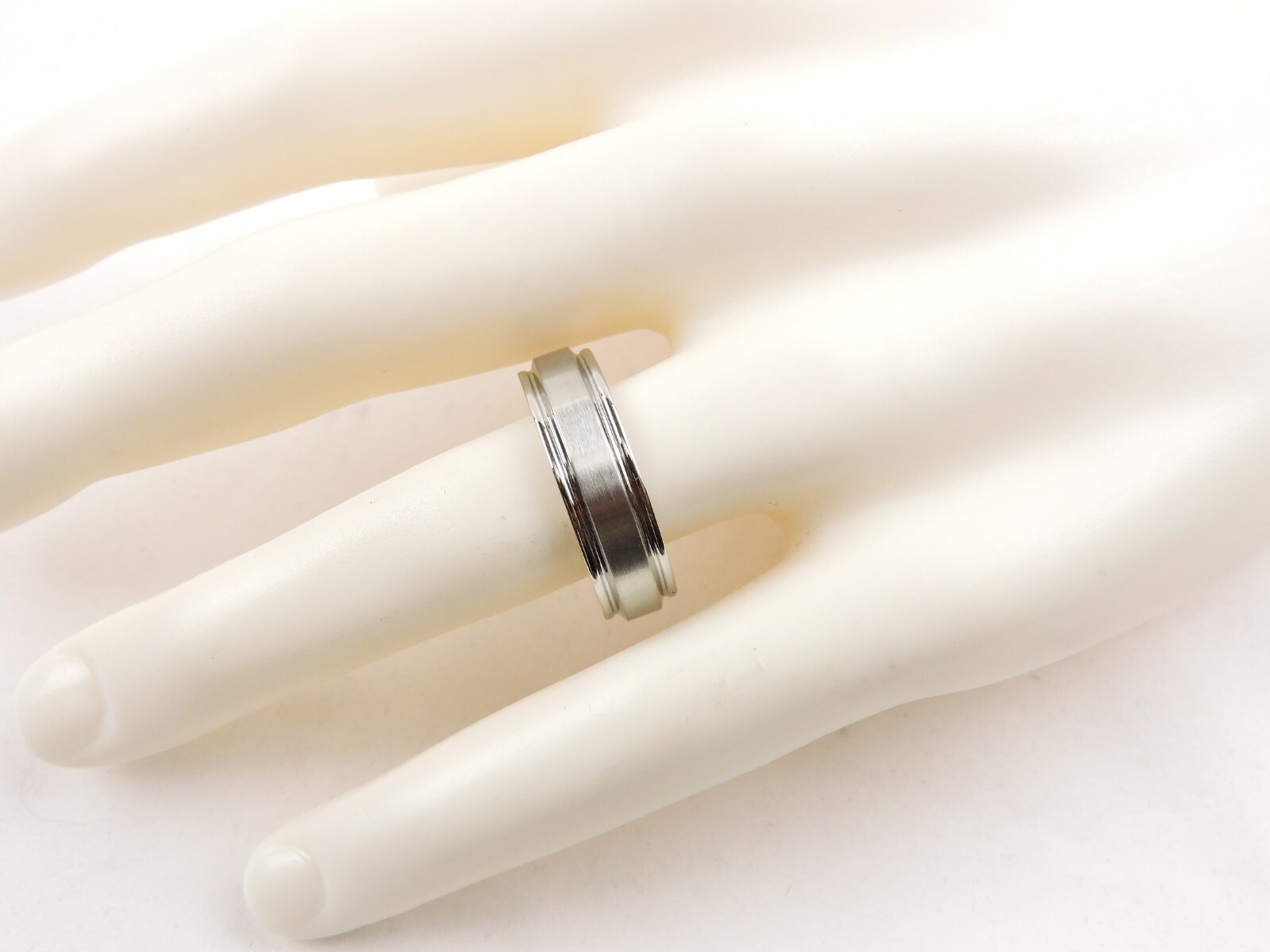 Stainless Steel Textured Brushed Comfort Fit Band Ring – Free Gift Packaging