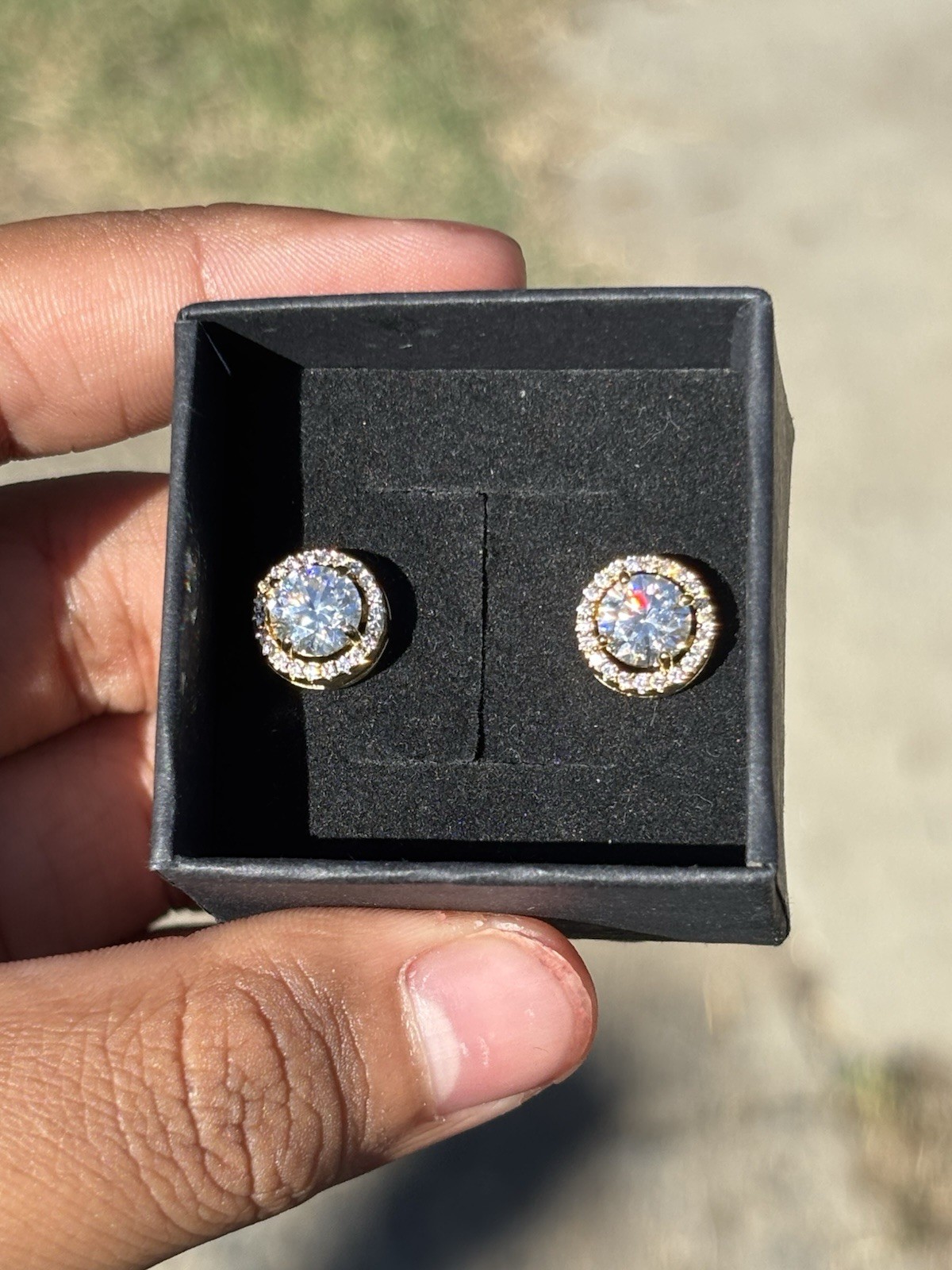 VVS1 Moissanite Earrrings 1CT on each side gold plated passes Diamond tester