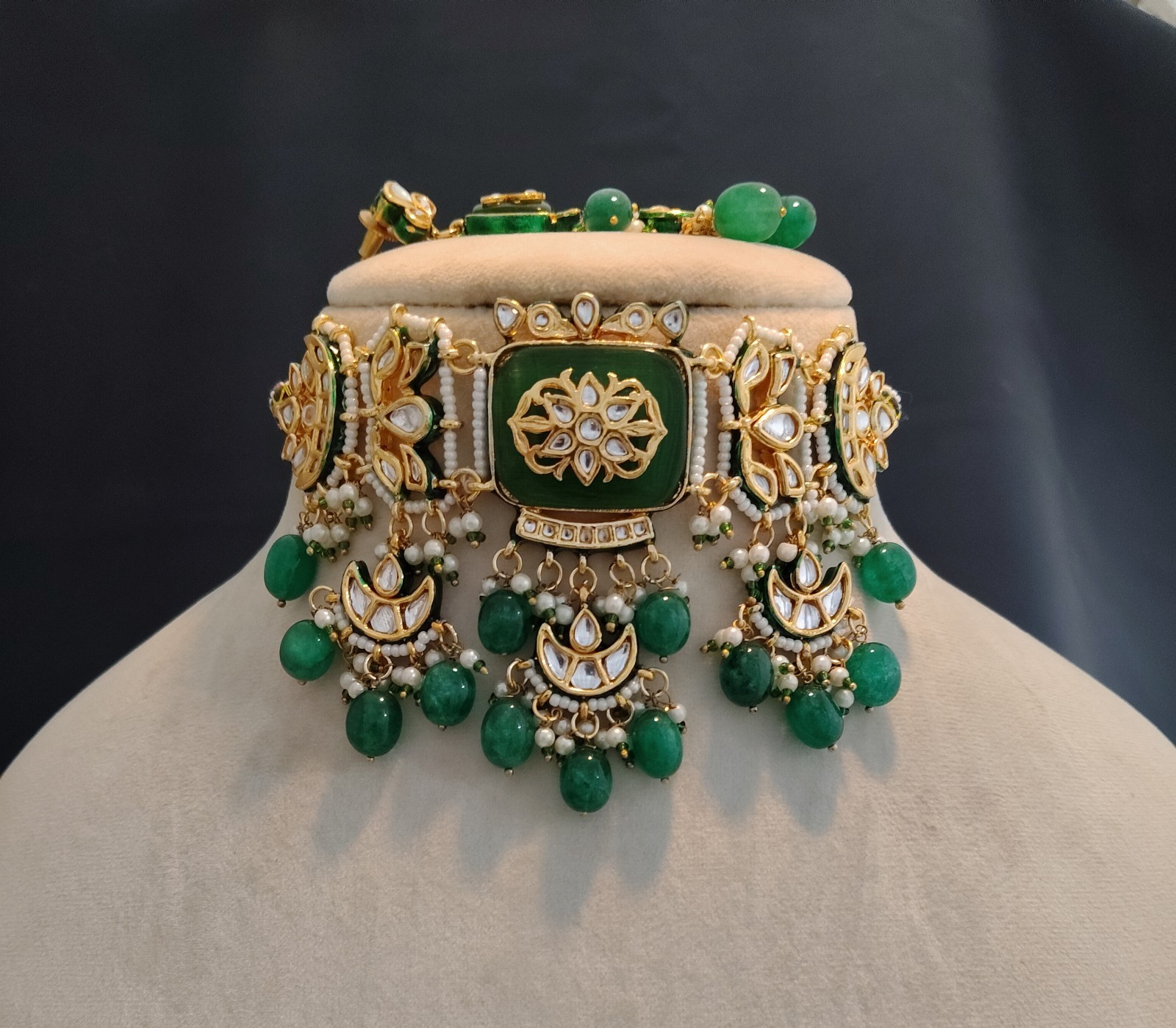 Moissanite Emerald Kundan Pearl Choker Set Indian Bridal Necklace Roz Jewellers.