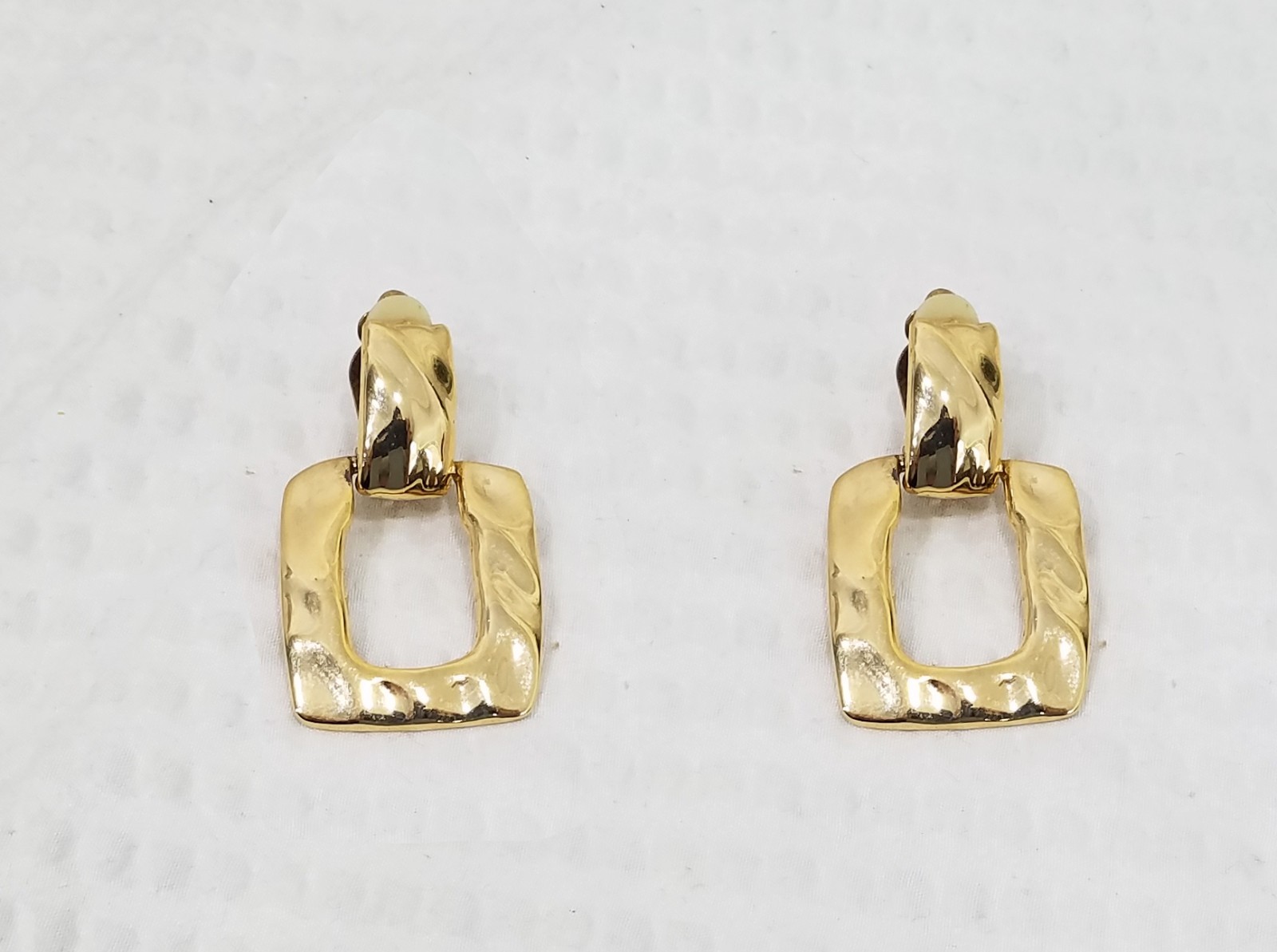 Vintage Circa 1980s Chunky Hammered Gold Tone Door Knocker Clip On Earrings