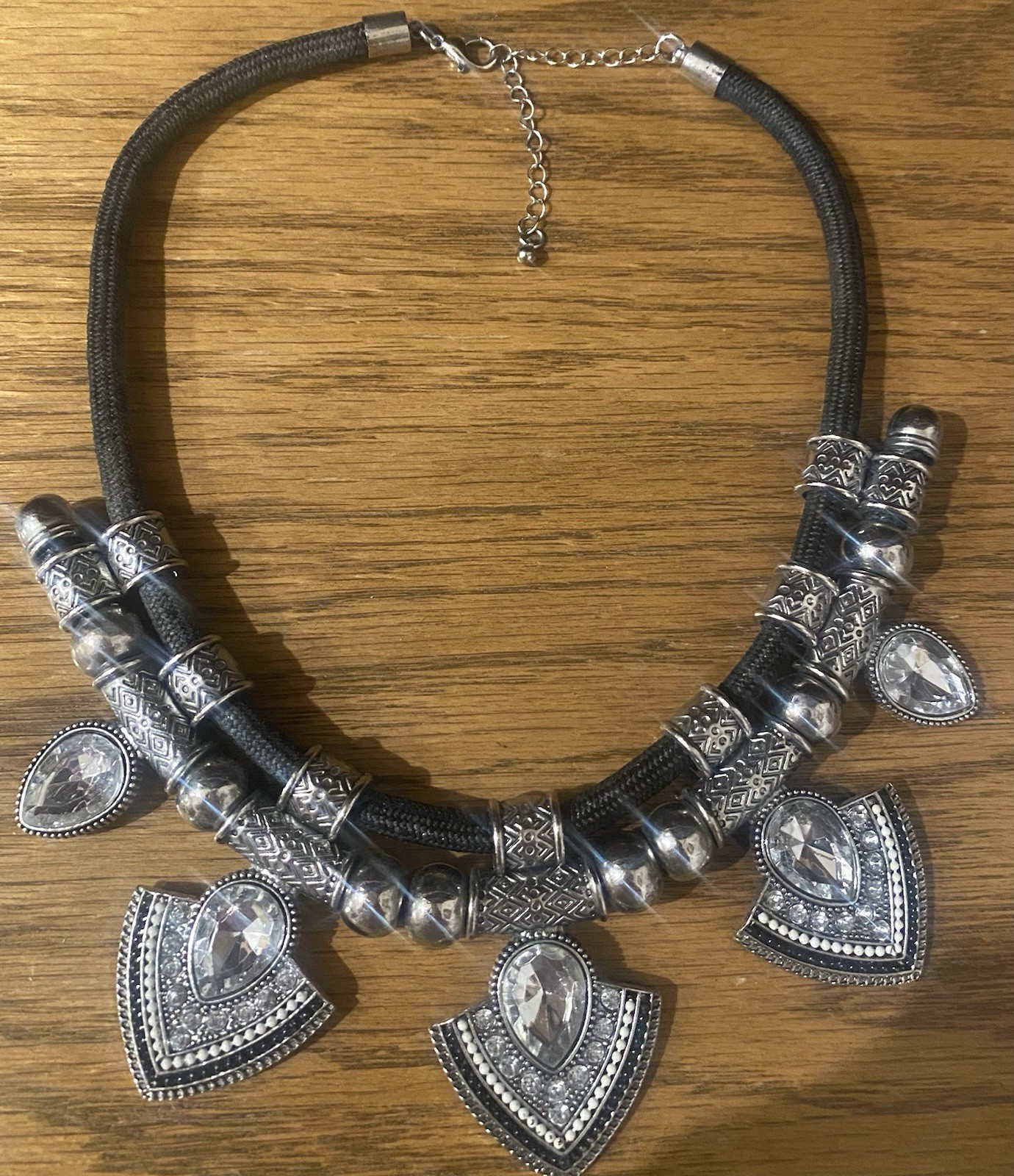 Amazing Sparkling Brilliant Silver Tone & Black Statement Necklace 16”-19” BLING