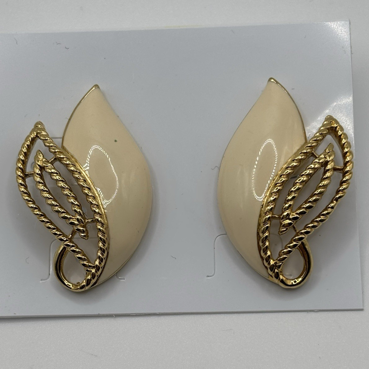 Trifari Gold Tone Ivory Enamel Leaf Stud Earrings Signed 1.25 in