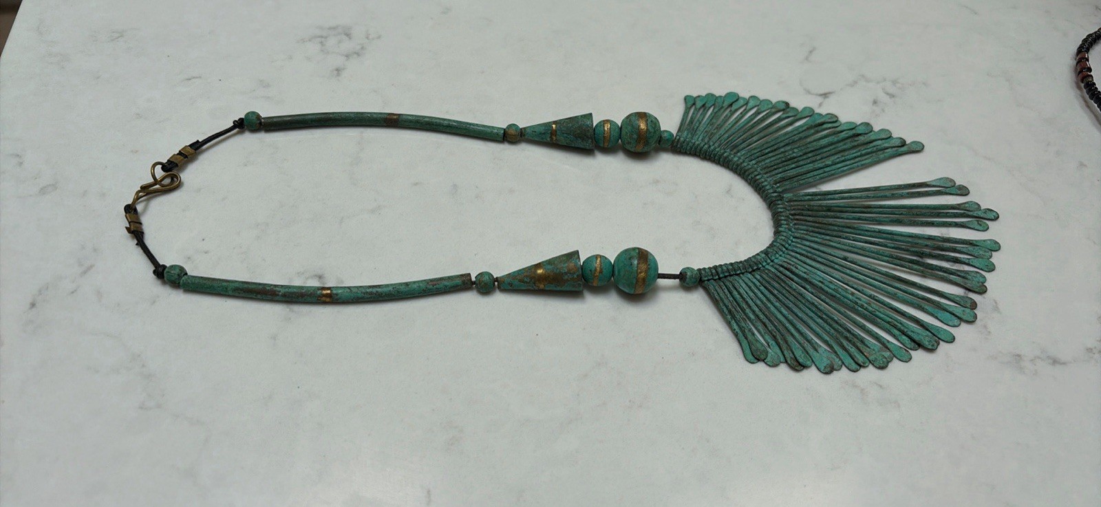 Green Statement Collar Necklace Cord Chain Hook Closure No Stone