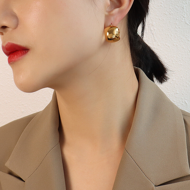 Woman 18K Gold Plated Stainless Steel Glossy Ball Round Earring Clip Huggie