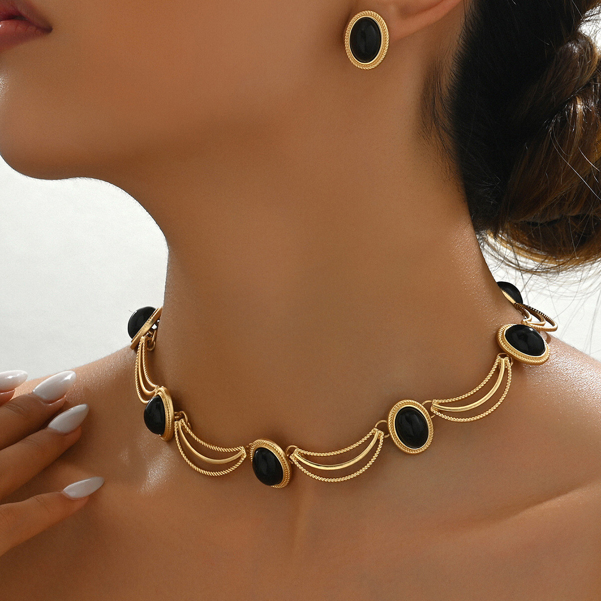 Hot Selling Women’s Personalized Fashion Trend Retro Earring Necklace Set New