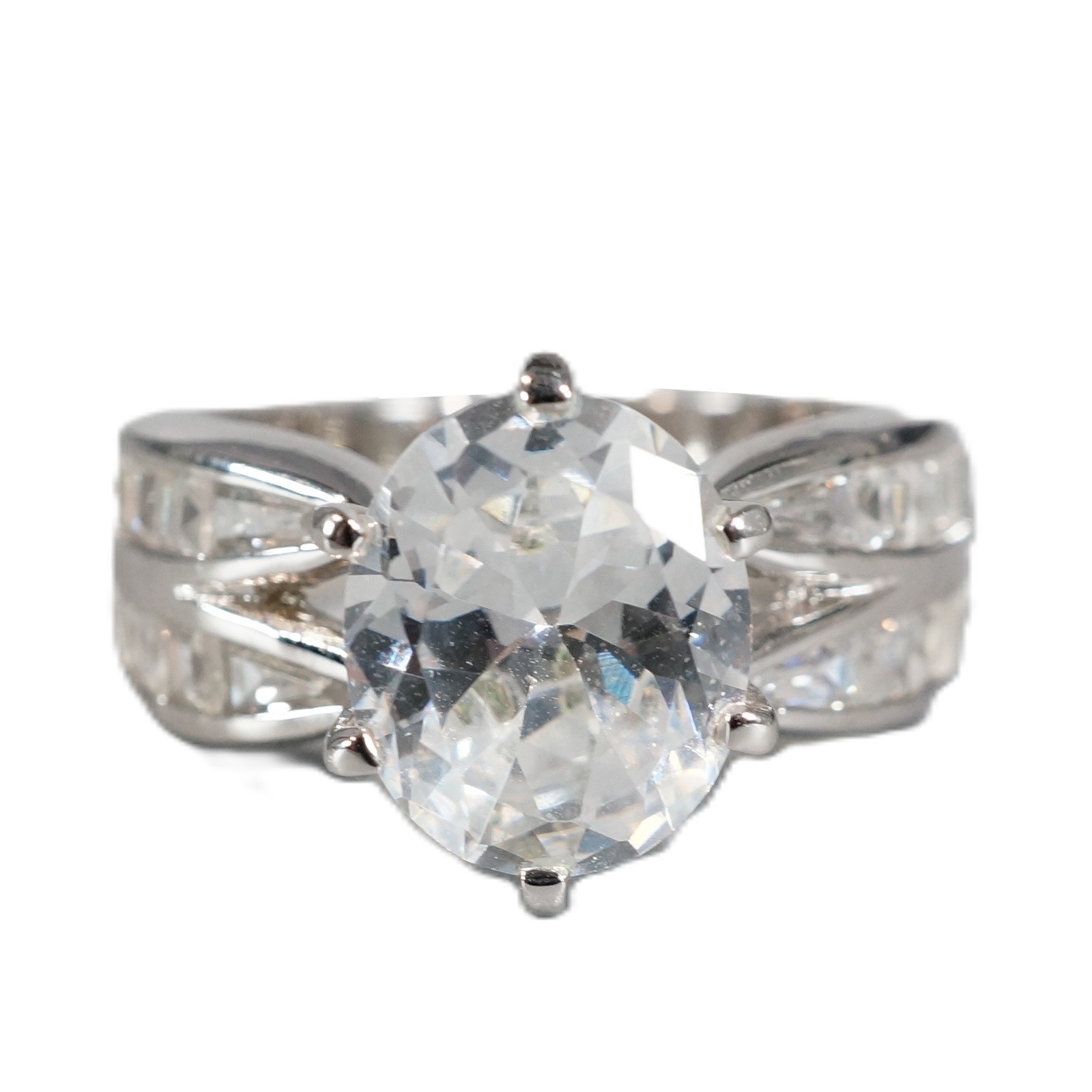 ATI Sterling Silver 925 Clear Oval And Chanel Set Cocktail Ring Sz 7 7g