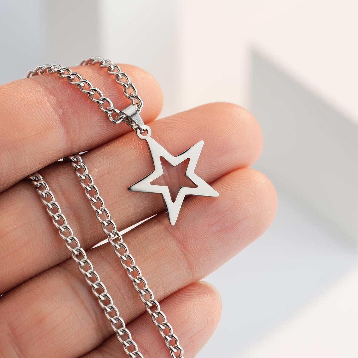 G23 Titanium Collarbone Necklace Hollow Out Star Clavicle Chain