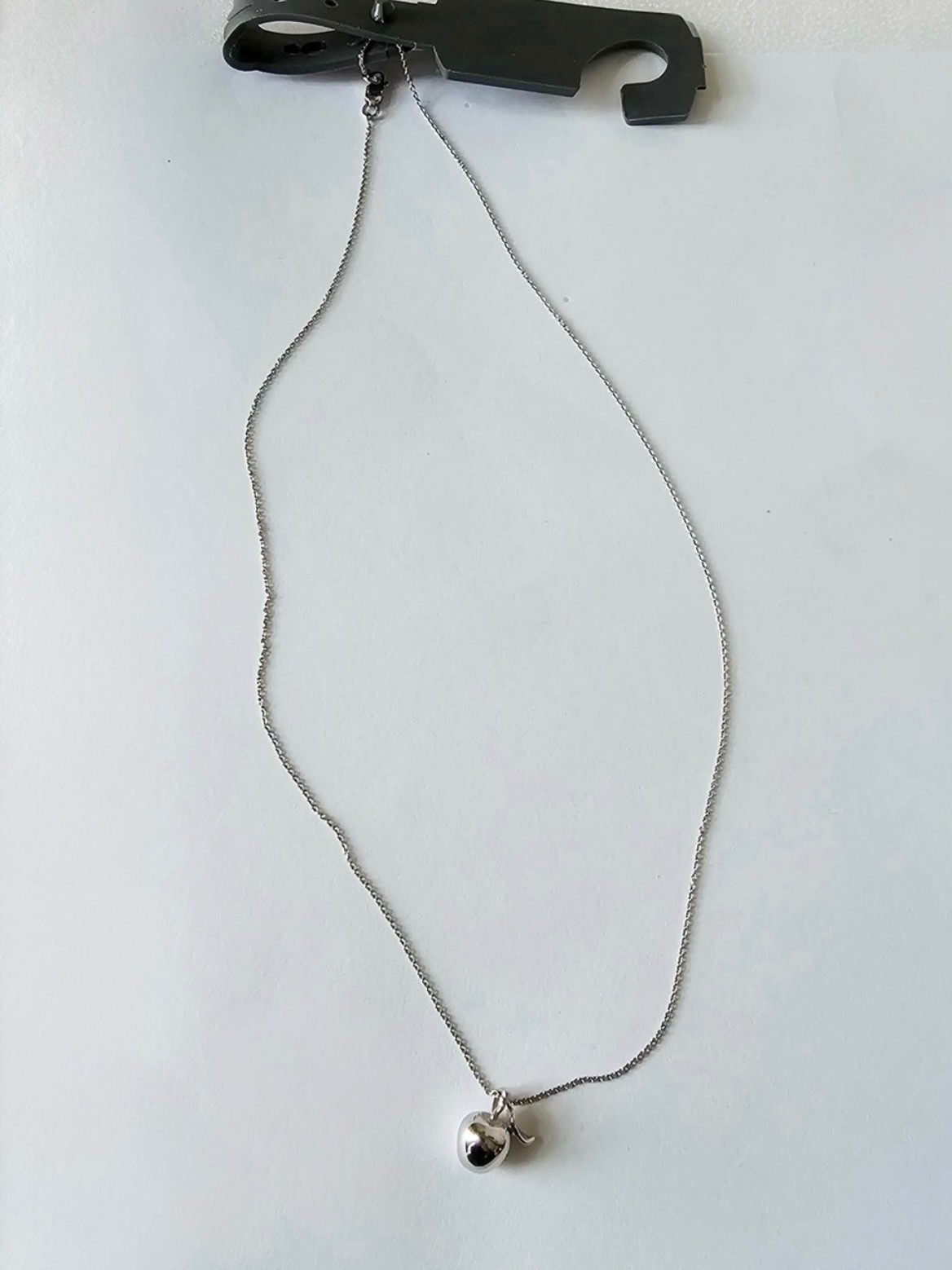 NWOT Tom Wood Sterling Silver NYC Apple Necklace – Nordstrom Exclusive