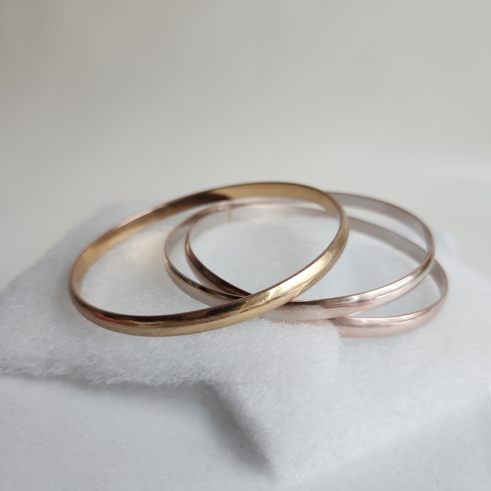 Tri-Color Gold Tone Stacking Bangle Bracelets Set of 3 Yellow Rose White