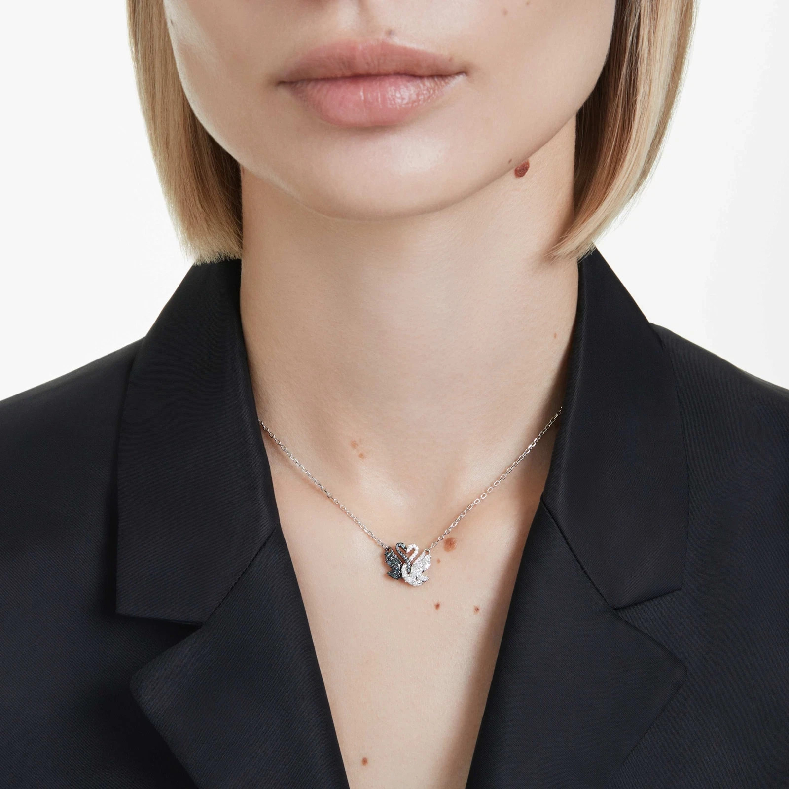 Swarovski Gema Necklace Mixed Cuts, Green, Gold-Tone Plated