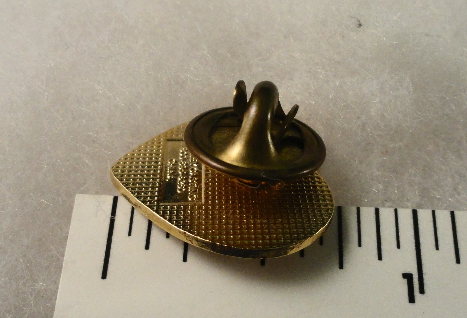 Pin / Brooch: Beautiful Petite Artistic Heart 3/4″ X 3/4″