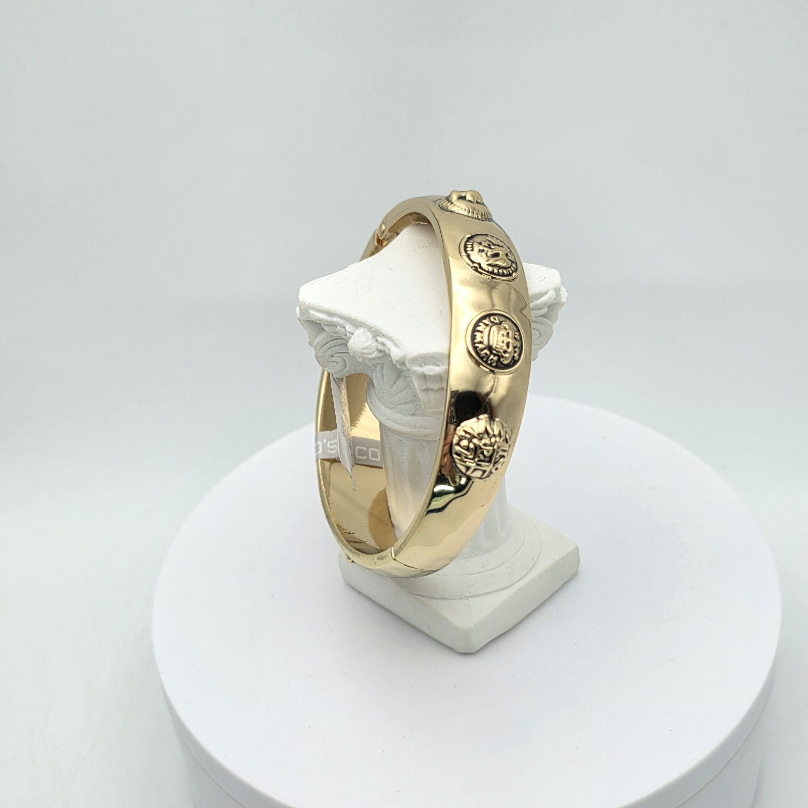 New! CHICO’S Danmark Bracelet Eagle Crown Crest Bangle Hinged Gold Tone W Tags!