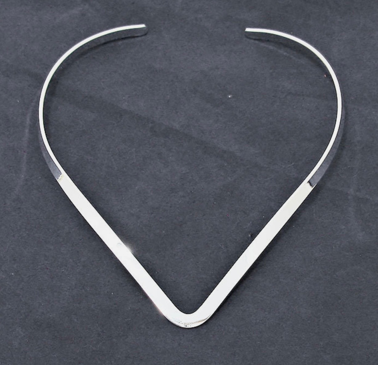 Statement Solid Metal Curved V Neck Open Wire Triangle Choker Plain Necklace
