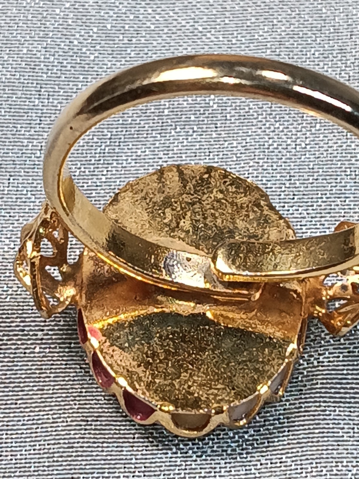 Gold Tone Cameo Ring Size 8