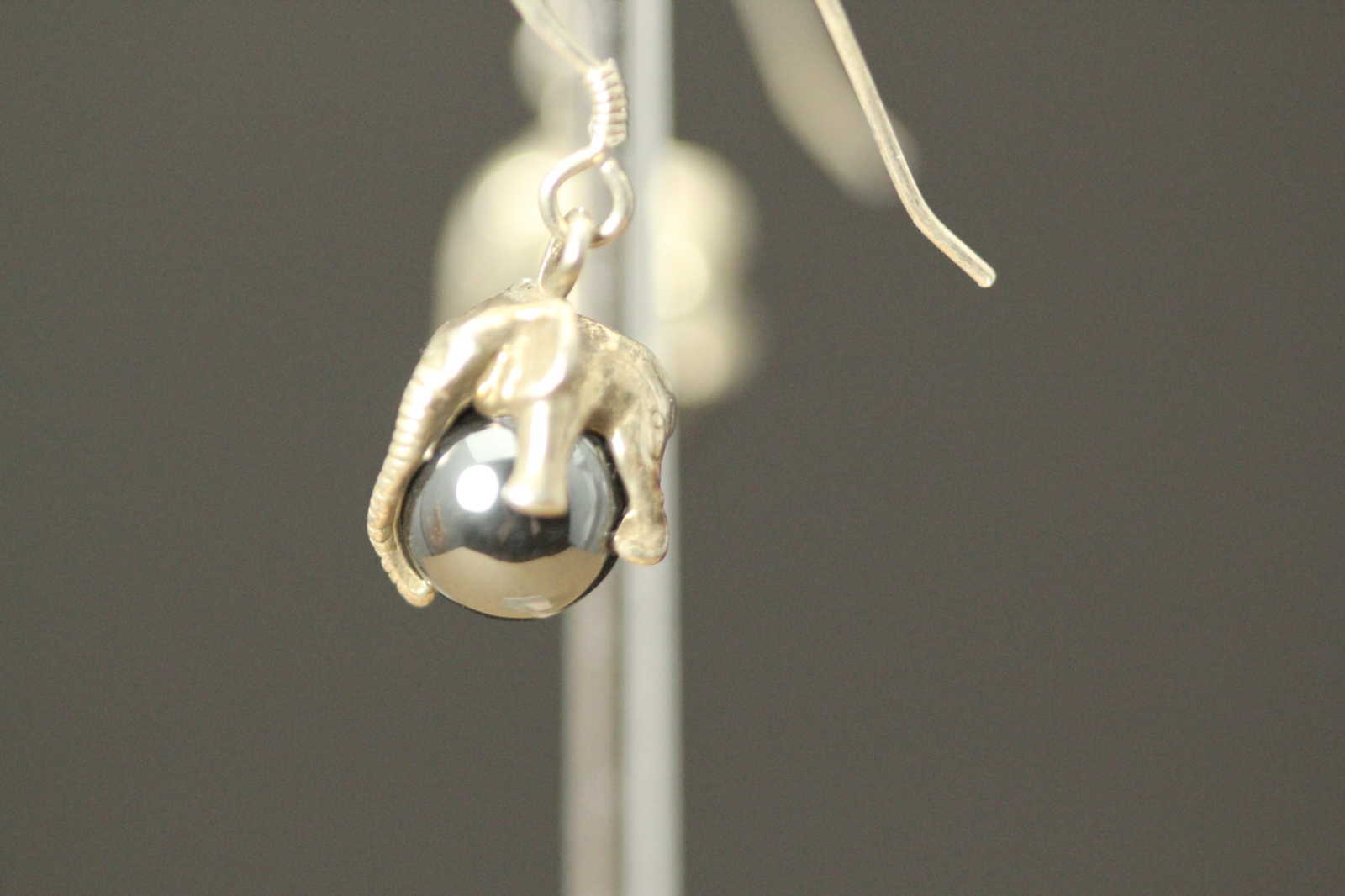925 Sterling Silver Elephant & Hematite Bead Dangle Earrings 5.6 Grams (EAR5742)