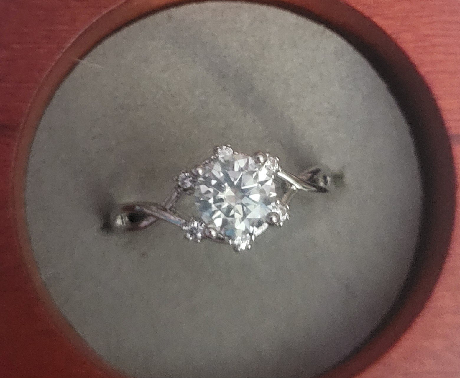 GRA 14k White Gold Plated Brass 1.0ct D Round Lab Moissanite Prong Ring Adjusta/