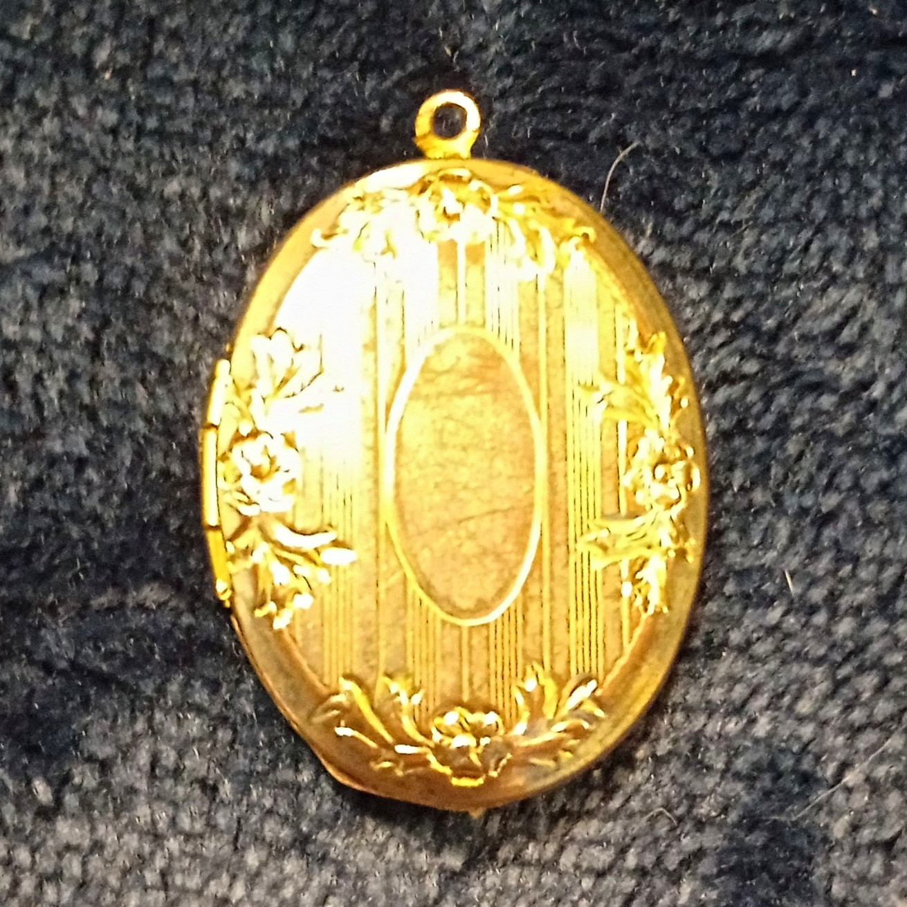 Gold Tone Oval Photo Locket Pendant, Engraved Floral Theme, No Chain