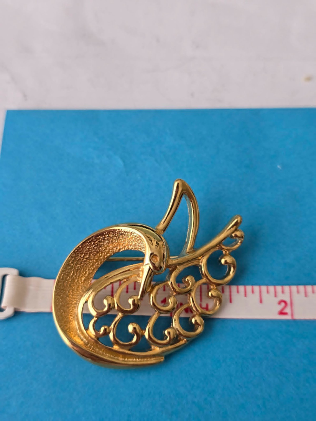 Rare Trifari Women’s Brooch Polished Gold Tone Metal Swan 1.50″