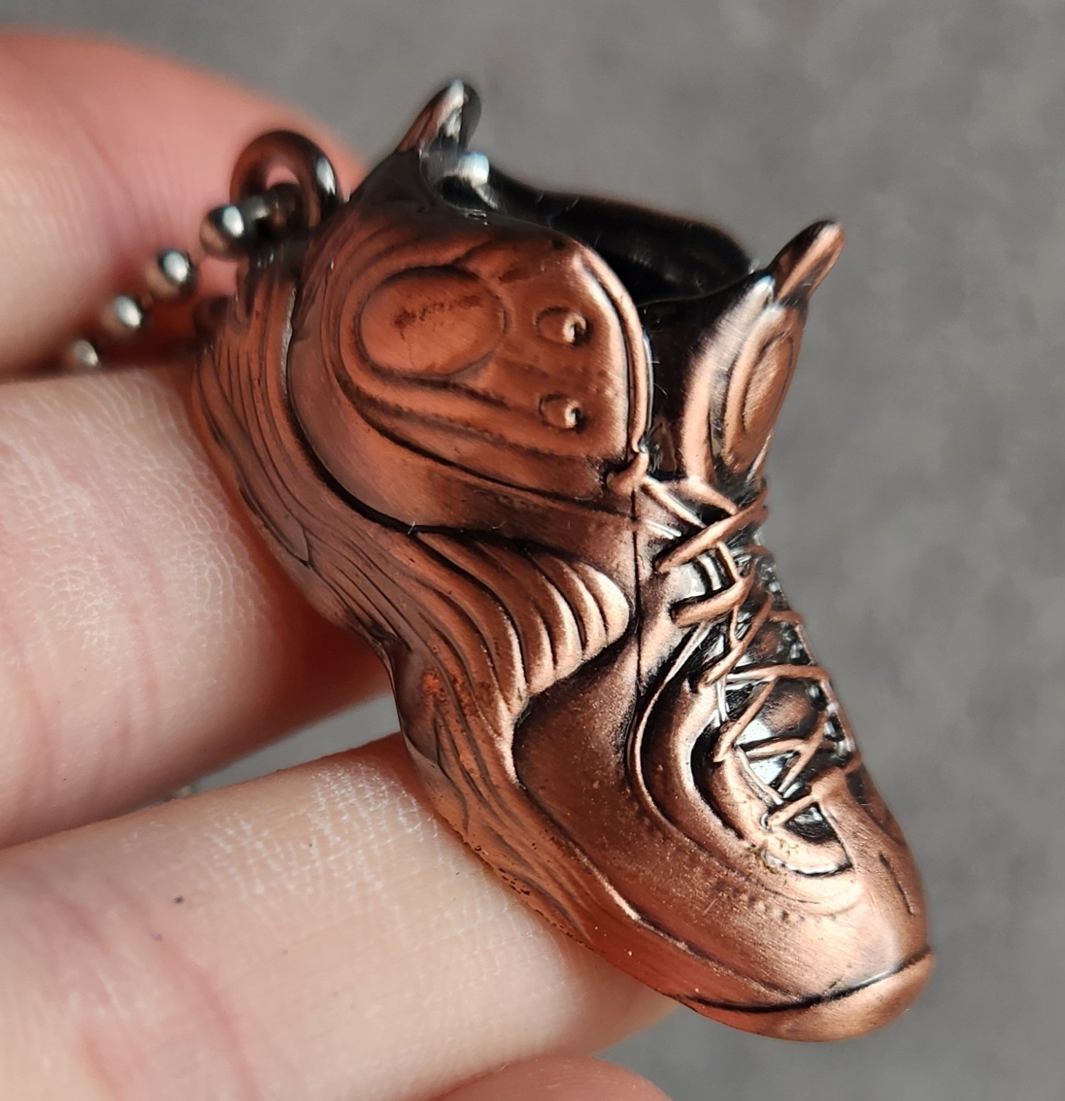 Bronze Jordan Pendant Nike