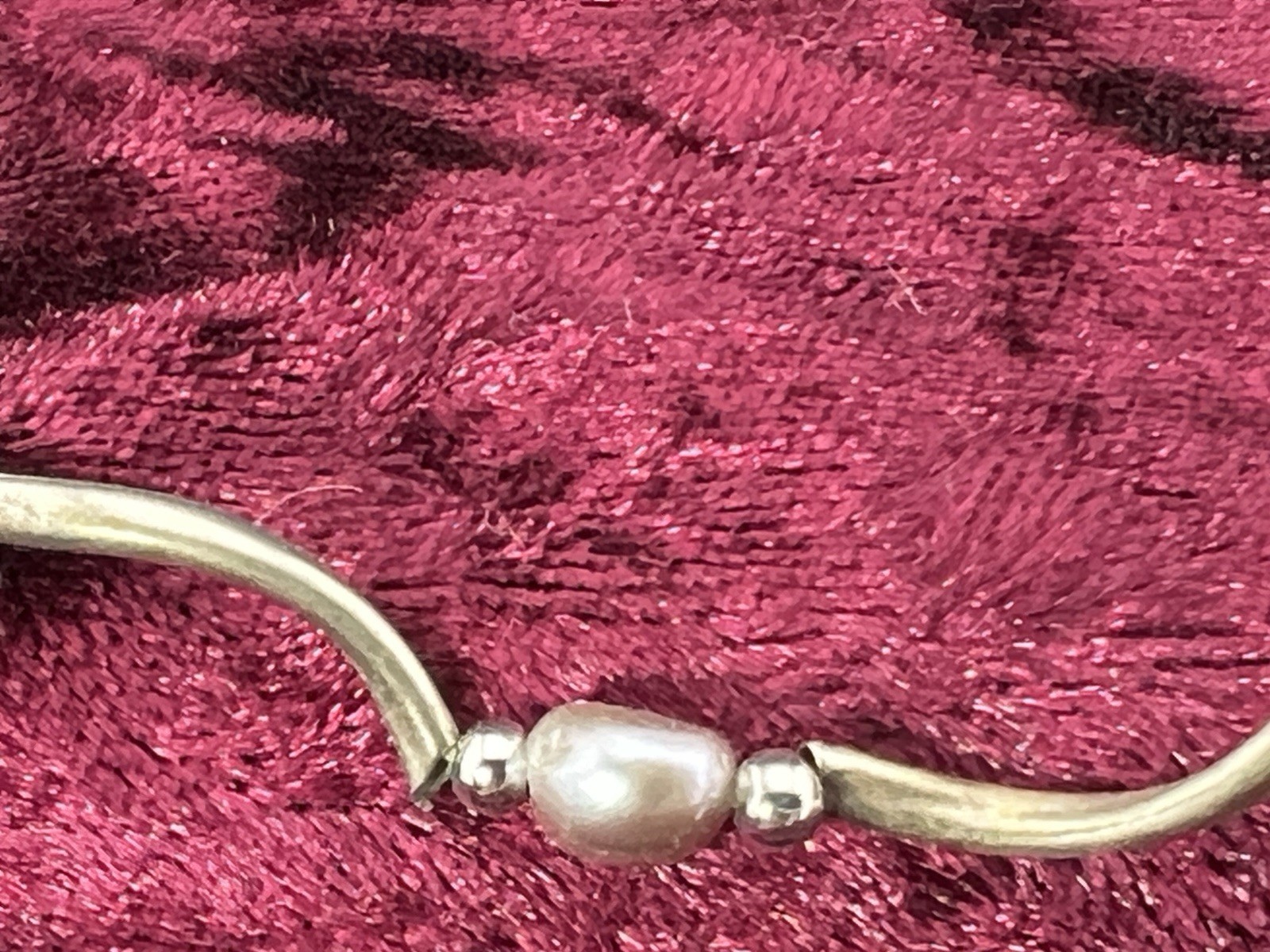 Easy Slip-on Silver Toned Metal 6 in. Stretch Bracelet/Bangle