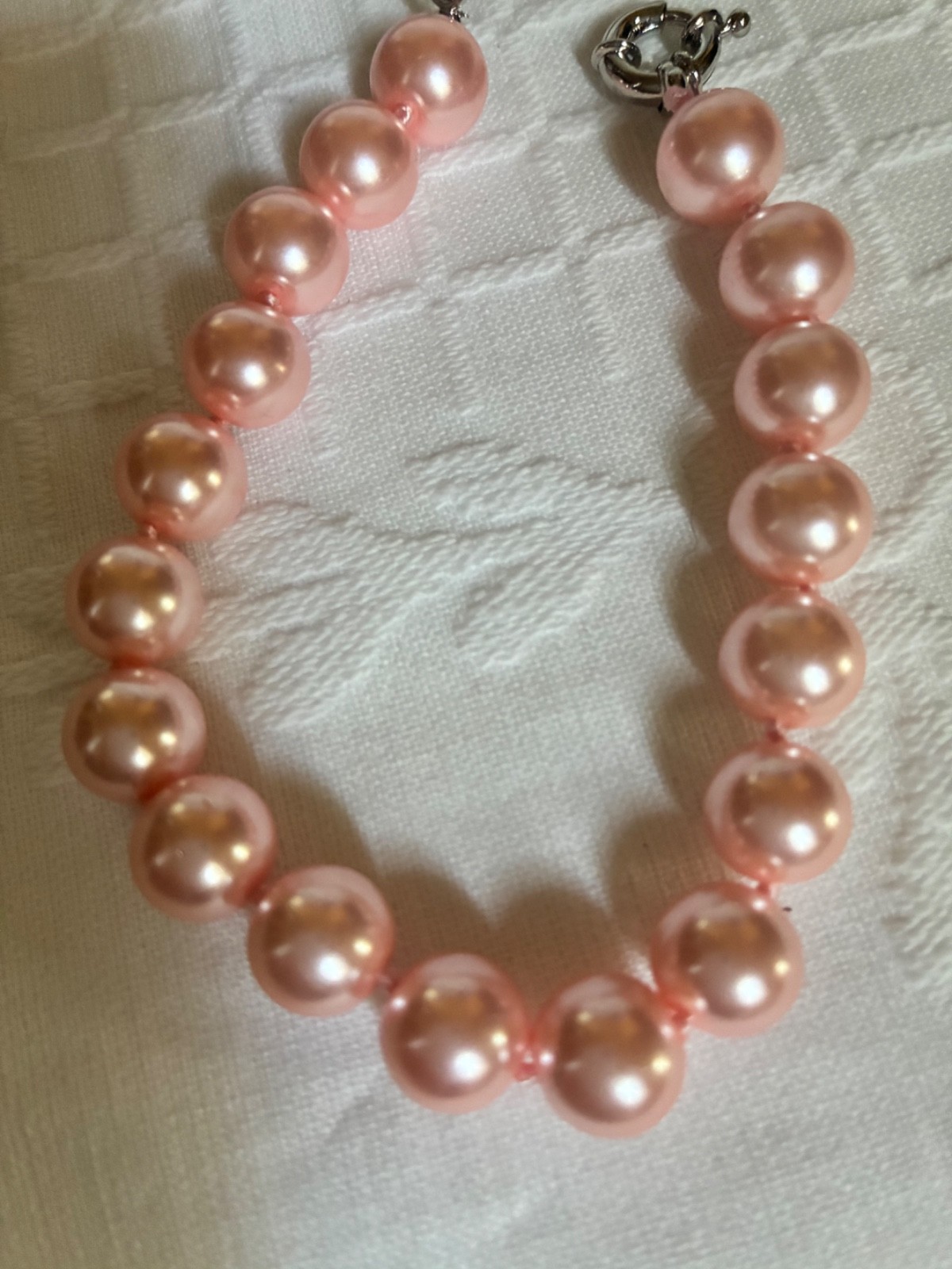 Pink shell pearl bracelet with silver clasp. approx 7.5″ wedding+all occasion