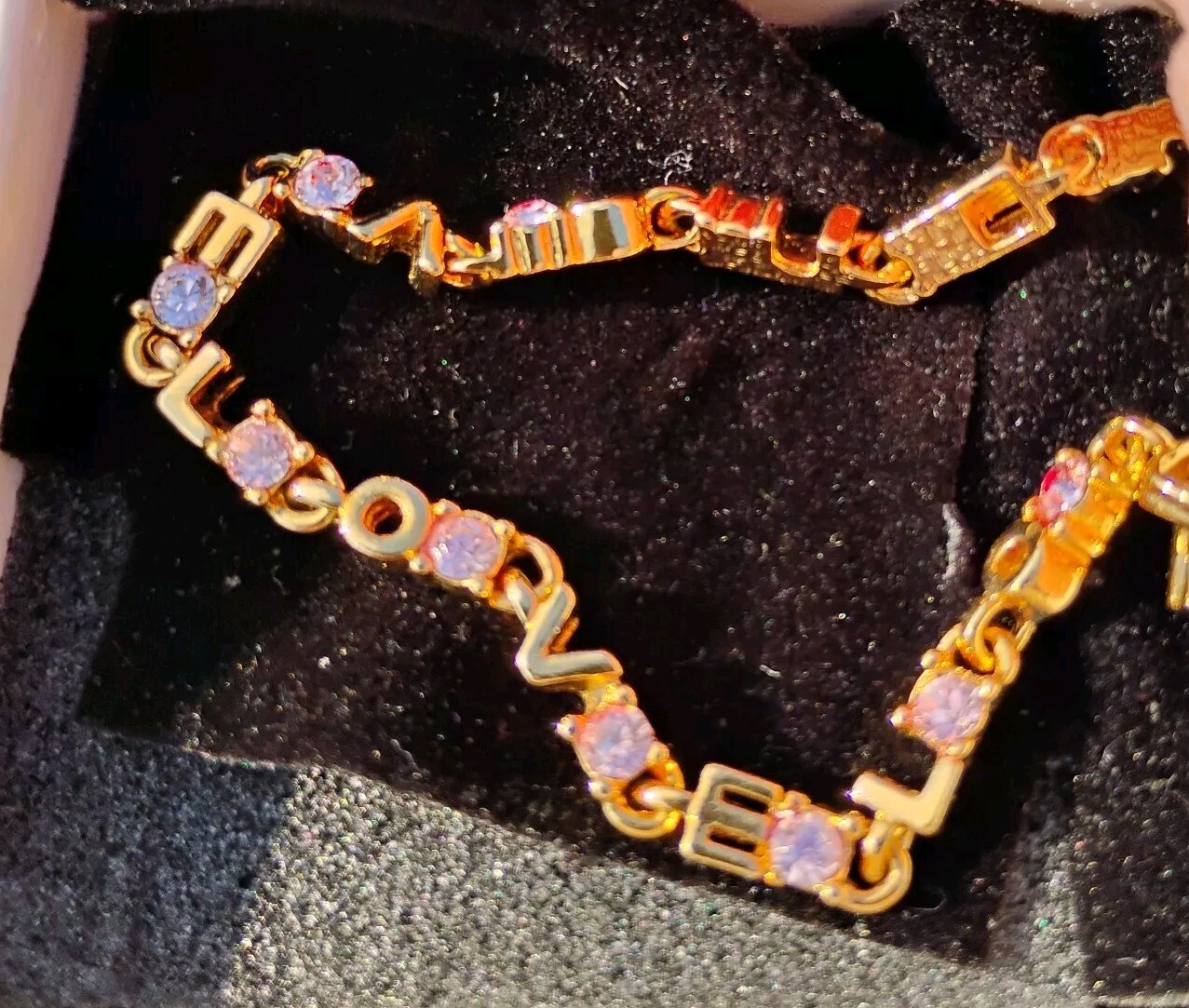 1999 Avon Solar Magic LOVE Bracelet Gold Tone Changes Color NIB VHTF Rare