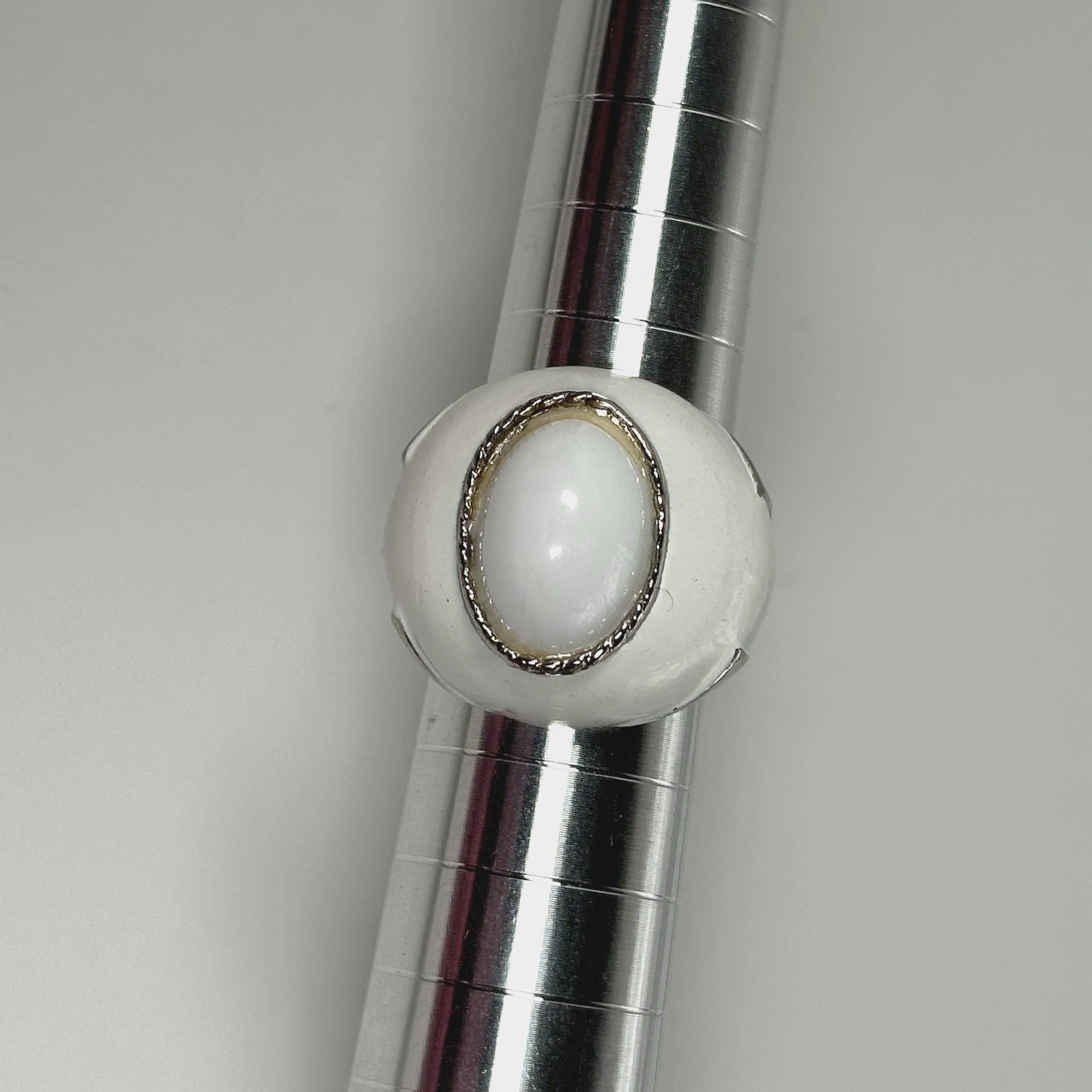 Vintage White Enamel Dome Silver Tone 20mm Wide Size 5 Adjustable