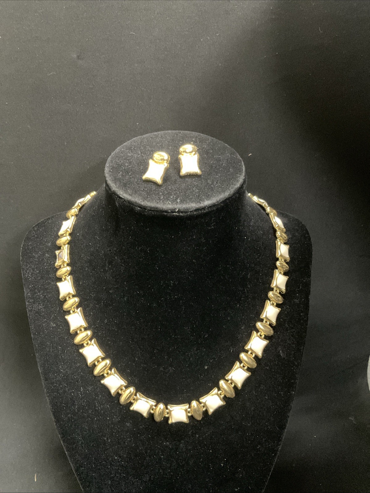 Gold Tone White Cream Enamel Panther Link Necklace Earrings