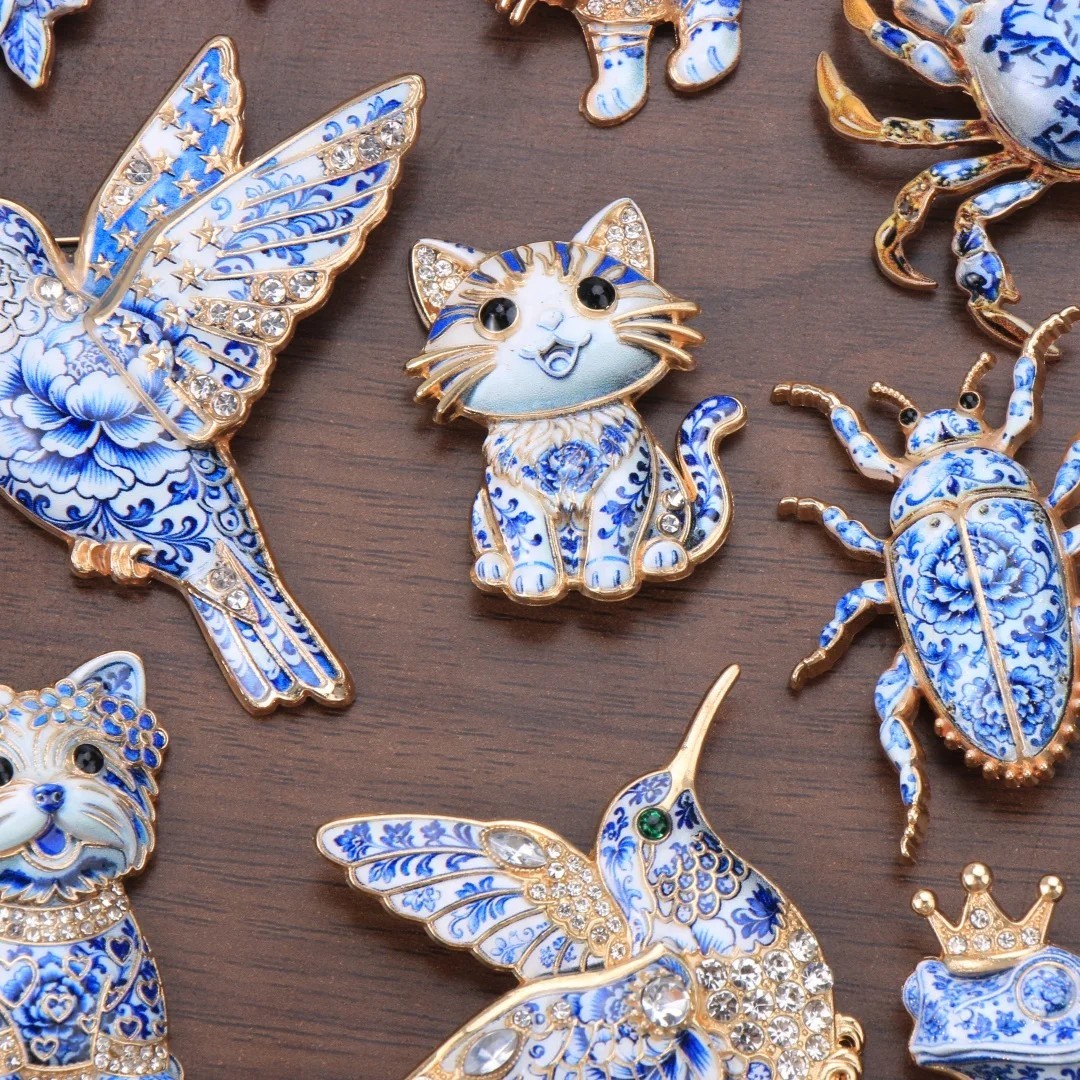 Enamel Animal Brooch Butterfly Cat Hummingbird Frog Crab Fox Crystal Lapel Pin
